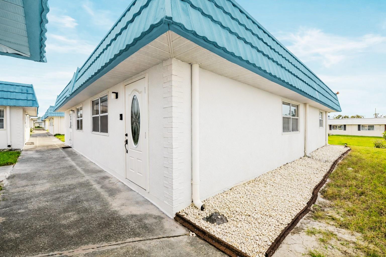 Details for 1801 Bedford Lane 27, SUN CITY CENTER, FL 33573