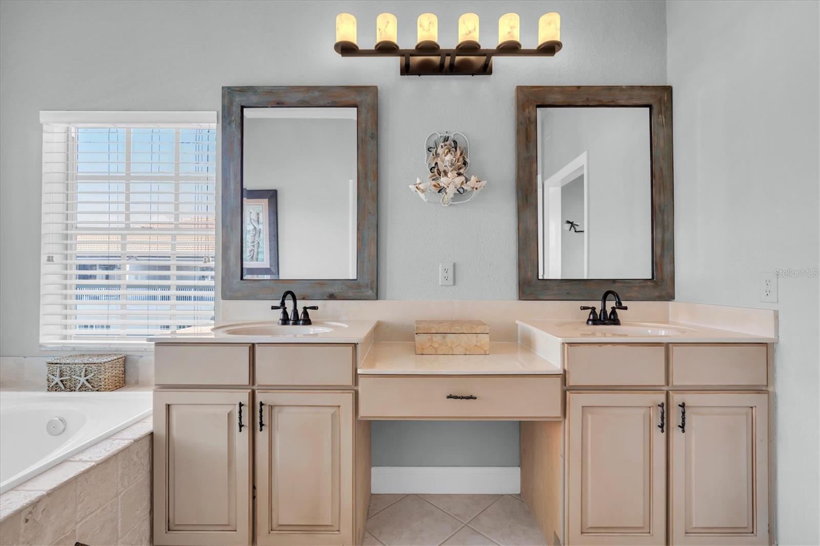 Image 23 of 54 For 1501 Wharfside Drive