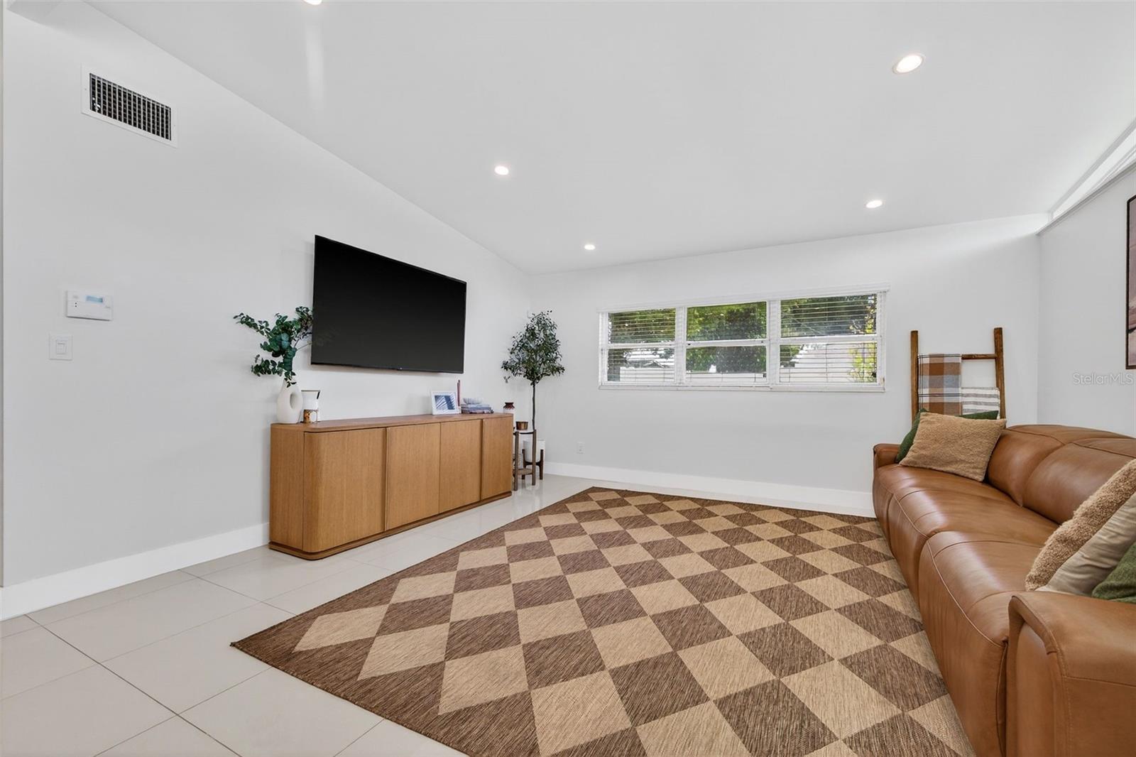 Image 6 of 36 For 4905 Mendenhall Drive