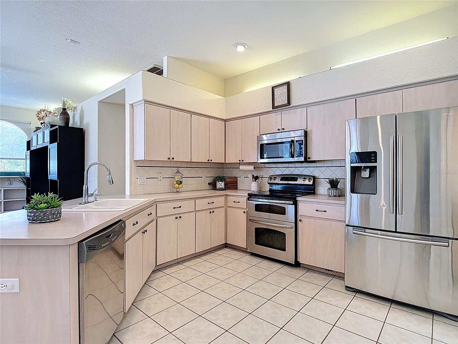 Image 17 of 47 For 13403 Bolton Court