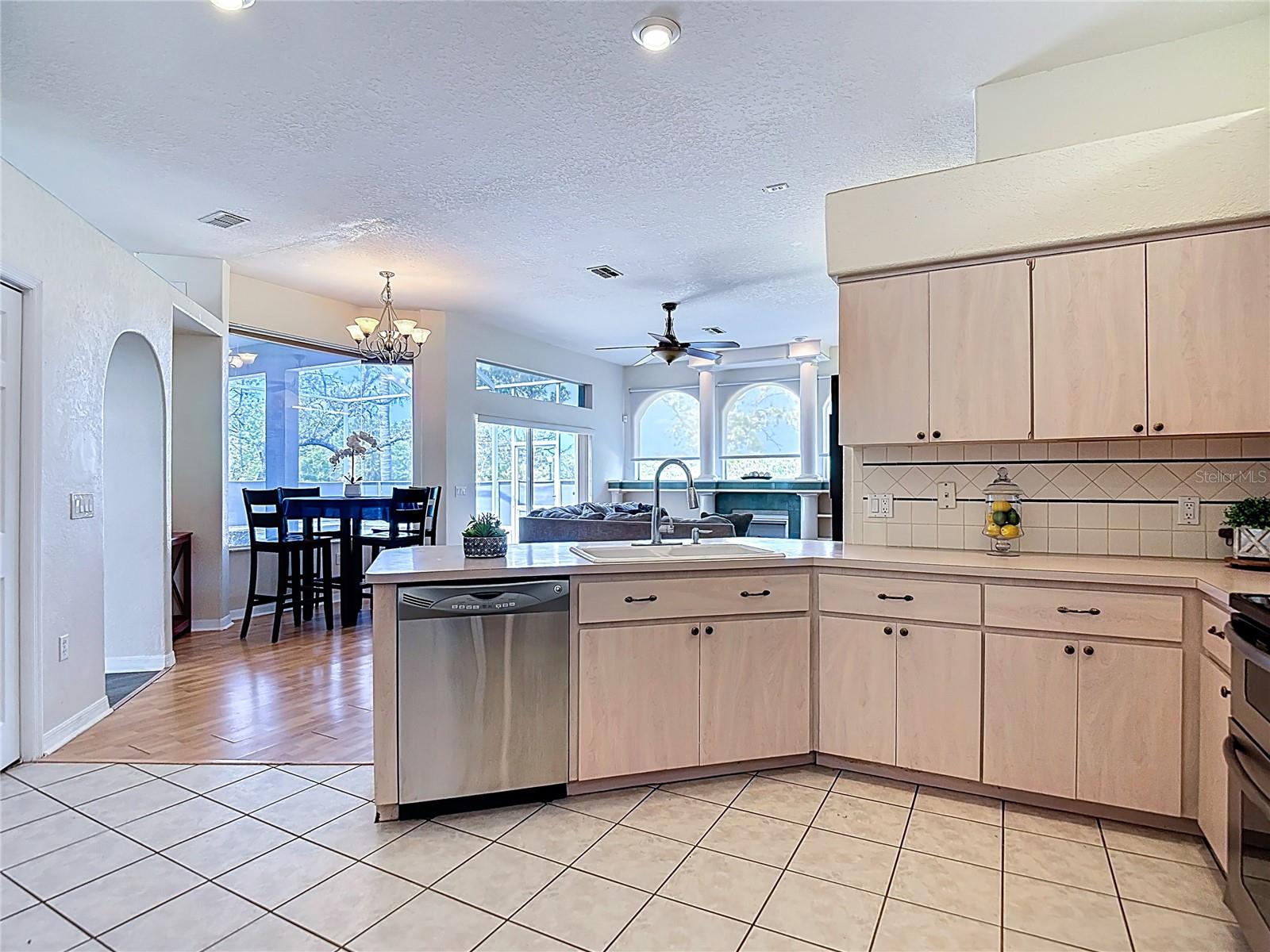 Image 18 of 47 For 13403 Bolton Court