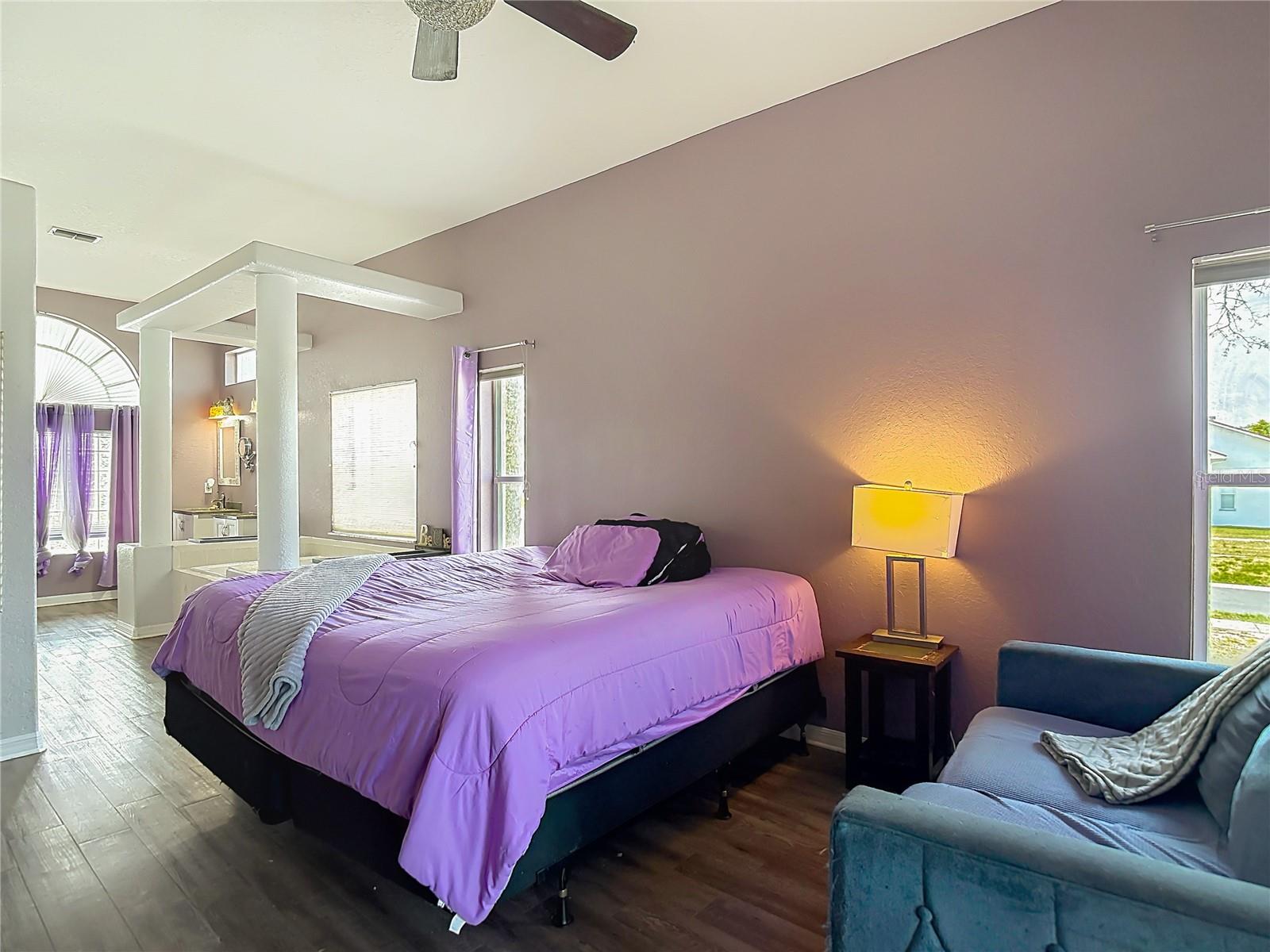 Image 22 of 47 For 13403 Bolton Court