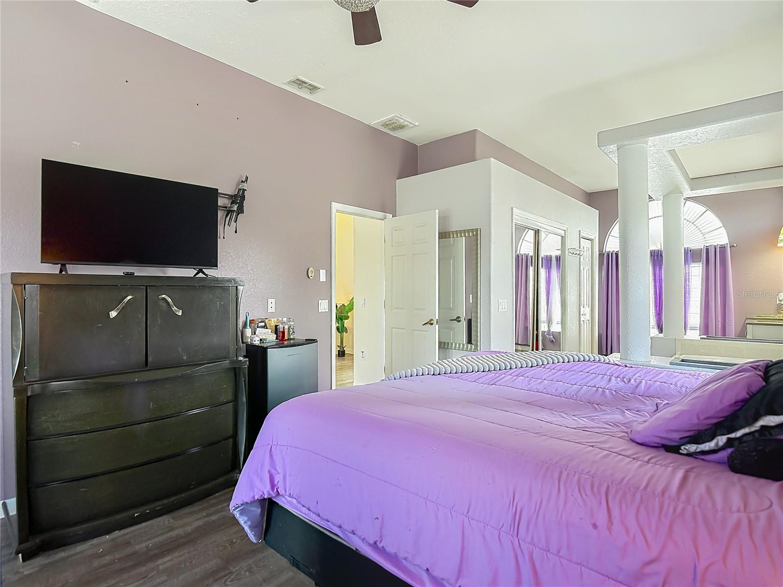 Image 23 of 47 For 13403 Bolton Court