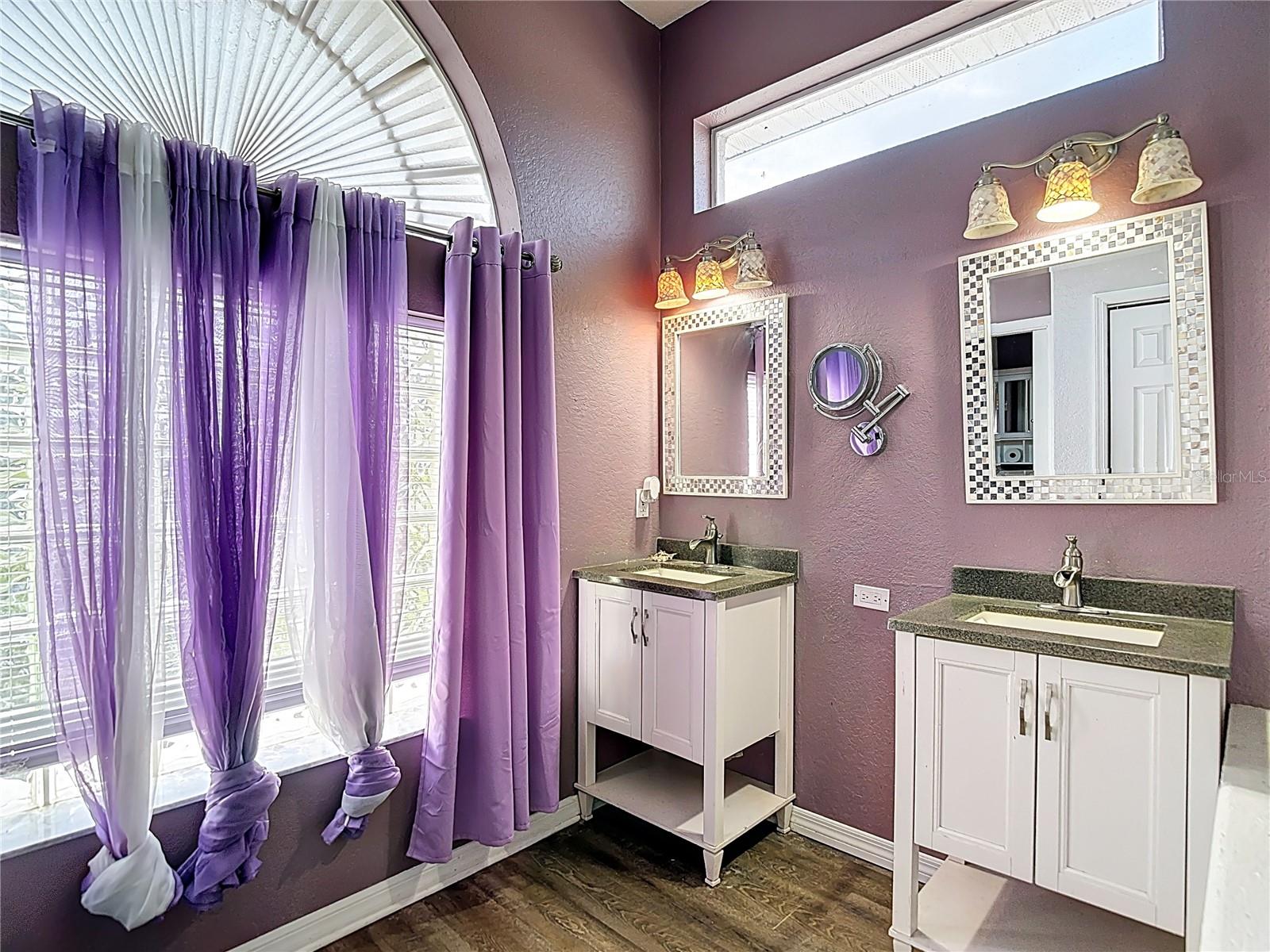 Image 25 of 47 For 13403 Bolton Court