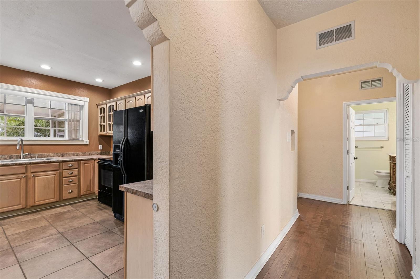 Image 21 of 73 For 4412 Sweetwater Drive