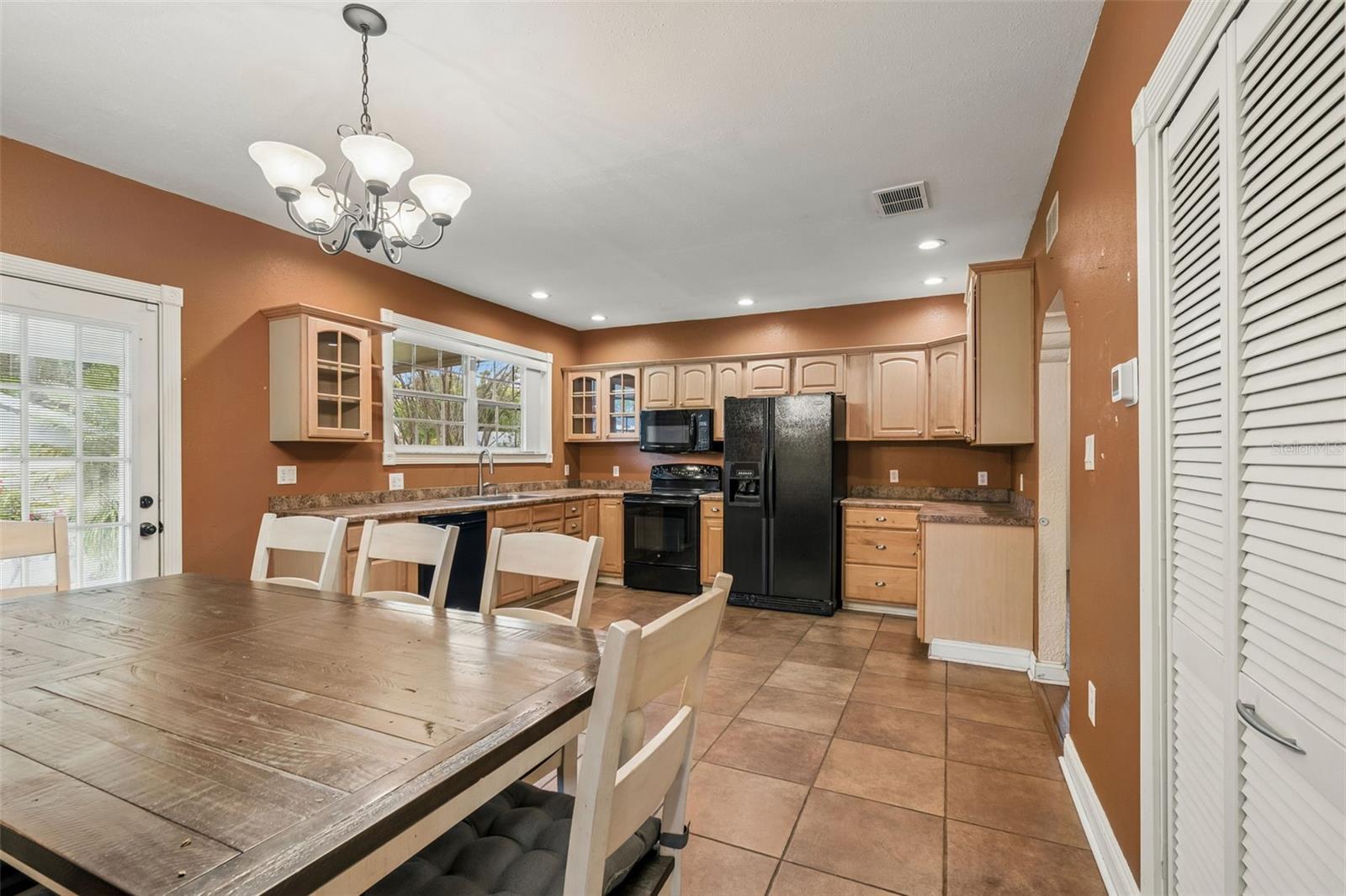 Image 24 of 73 For 4412 Sweetwater Drive