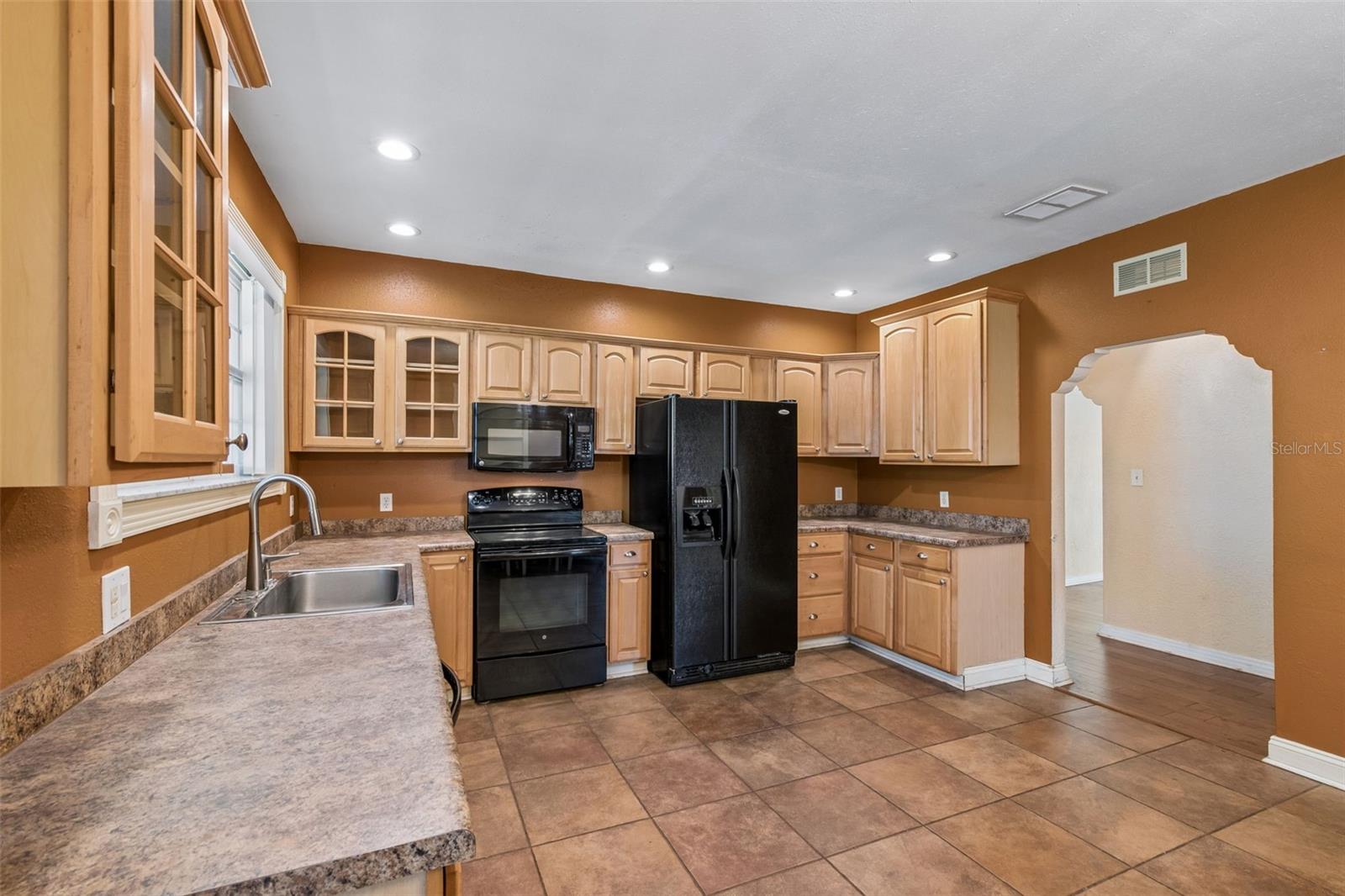 Image 27 of 73 For 4412 Sweetwater Drive