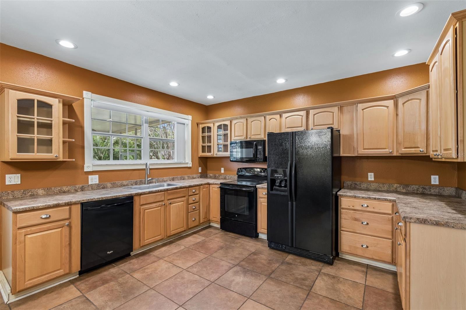 Image 28 of 73 For 4412 Sweetwater Drive