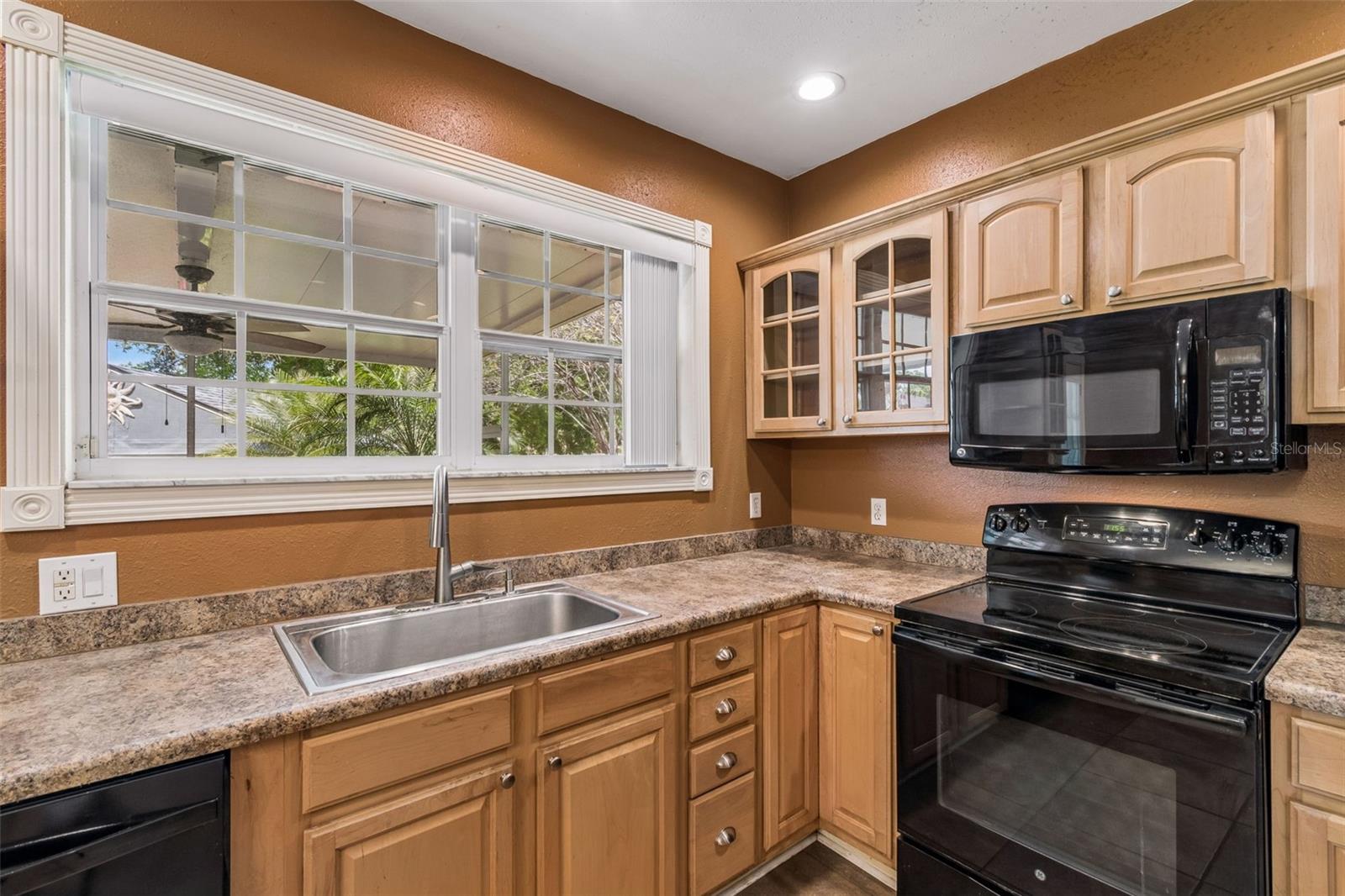 Image 31 of 73 For 4412 Sweetwater Drive