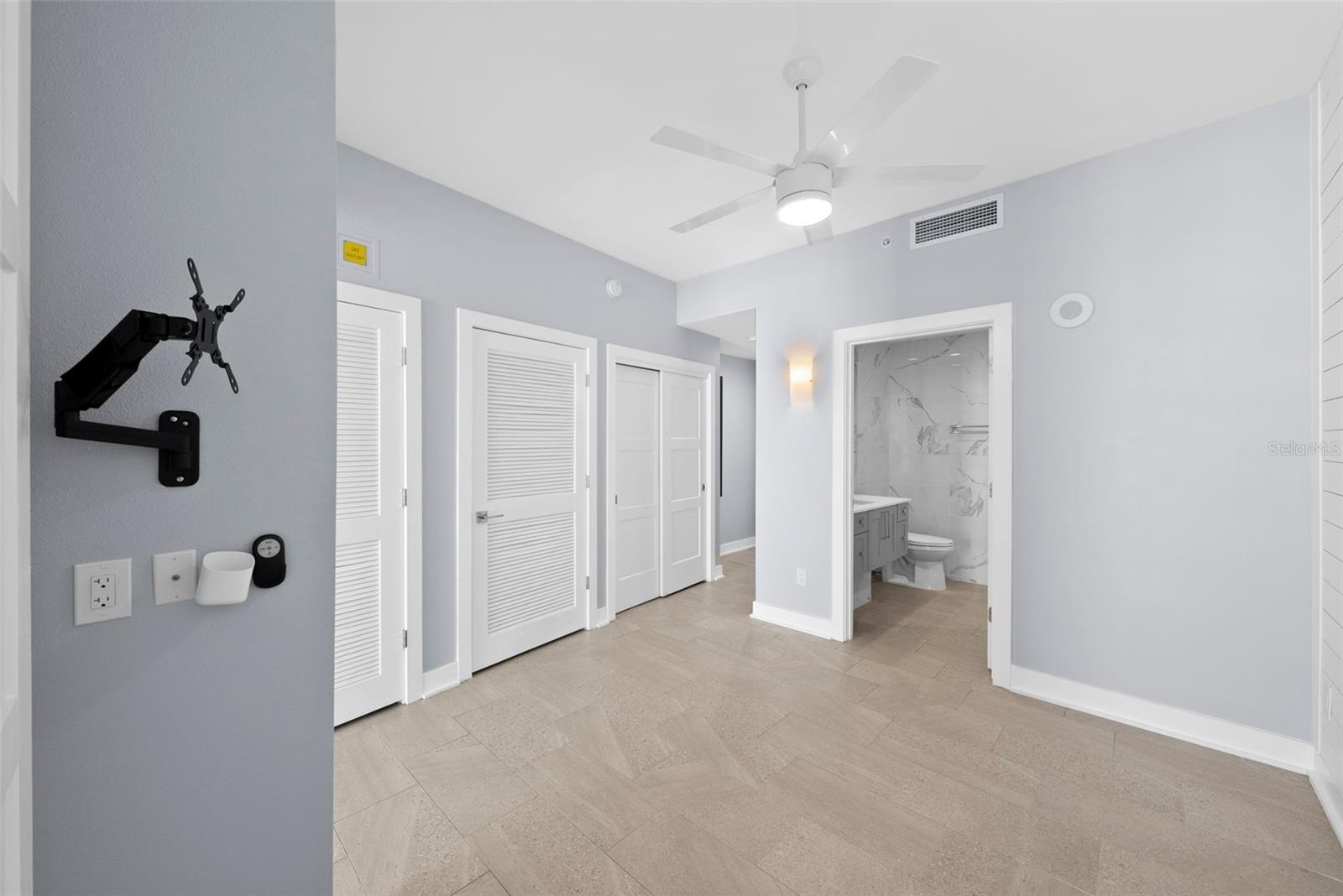 Image 19 of 43 For 1208 Kennedy Boulevard 925