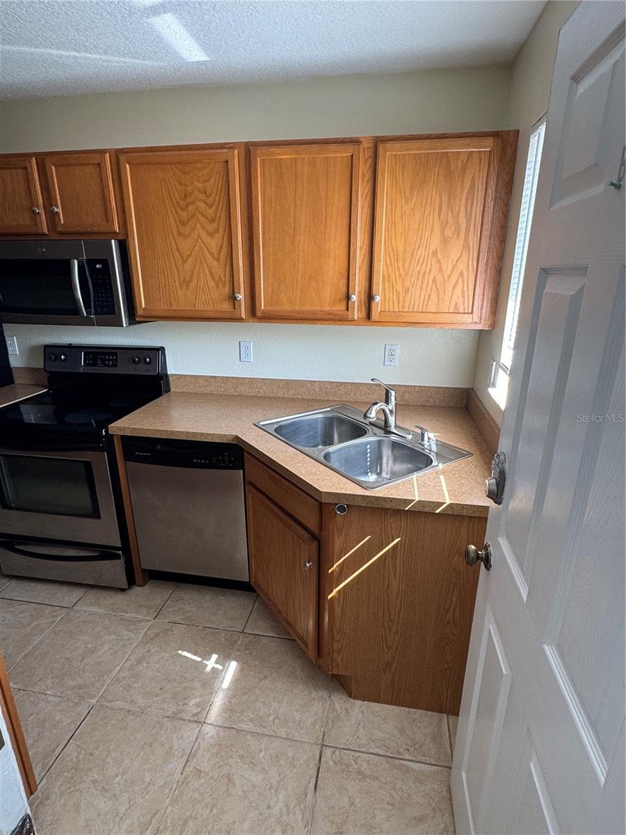 Image 6 of 29 For 3063 St Clair Avenue