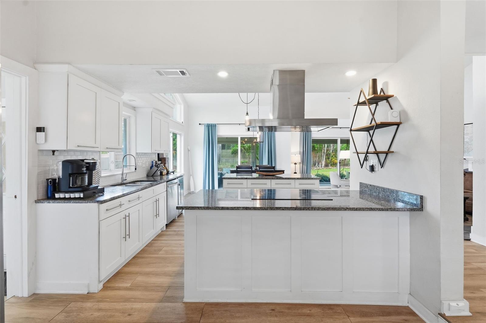 Listing photo id 9 for 13917 76th Terrace