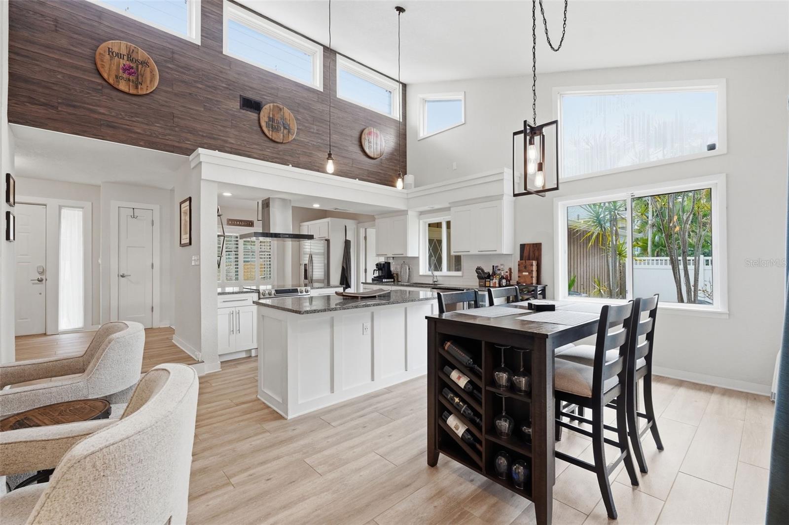 Listing photo id 12 for 13917 76th Terrace