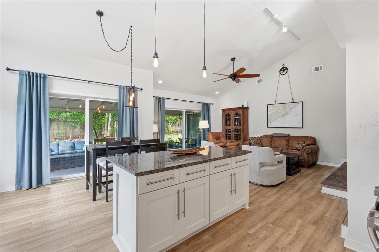 Listing photo id 16 for 13917 76th Terrace