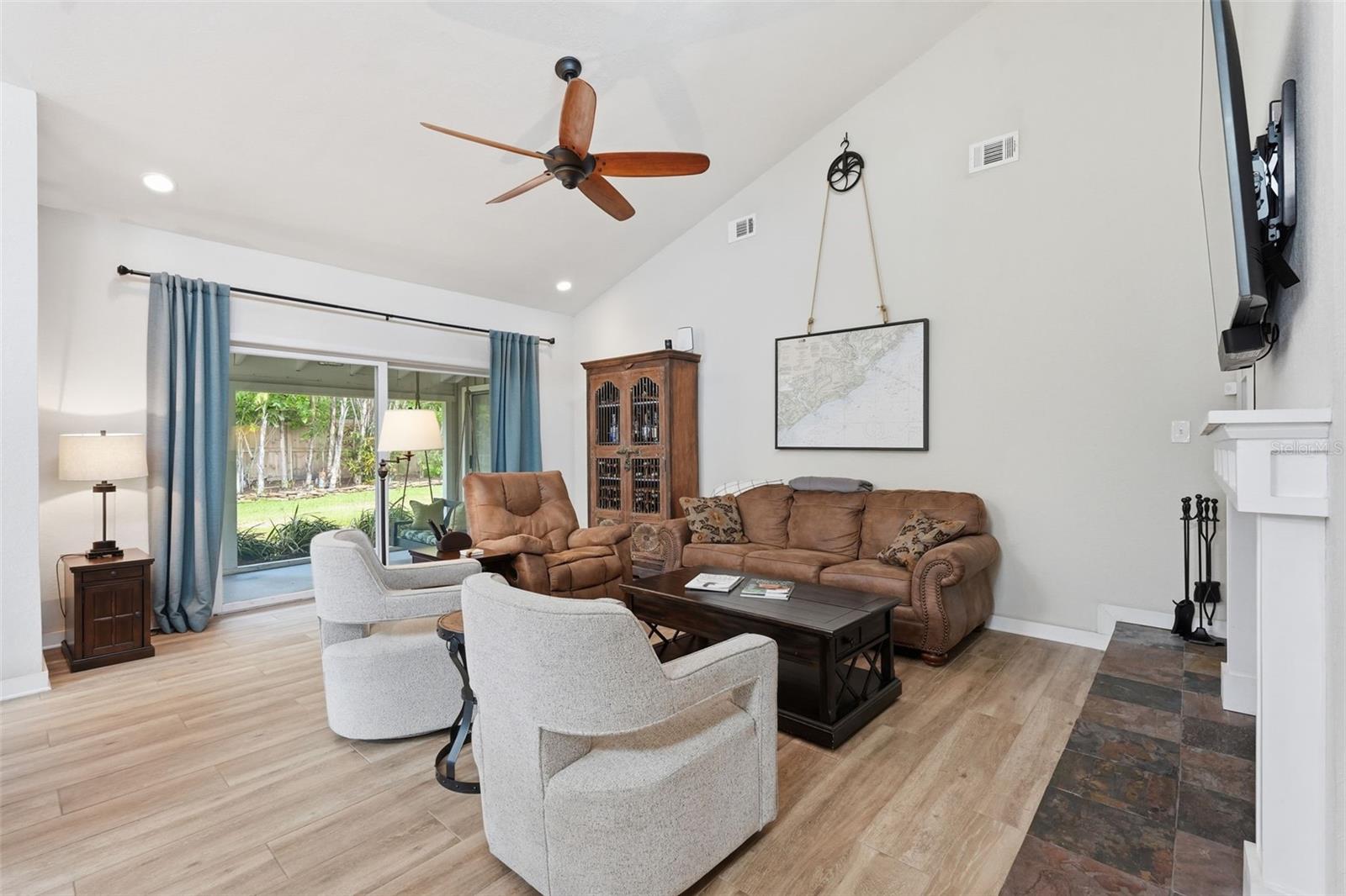 Listing photo id 17 for 13917 76th Terrace