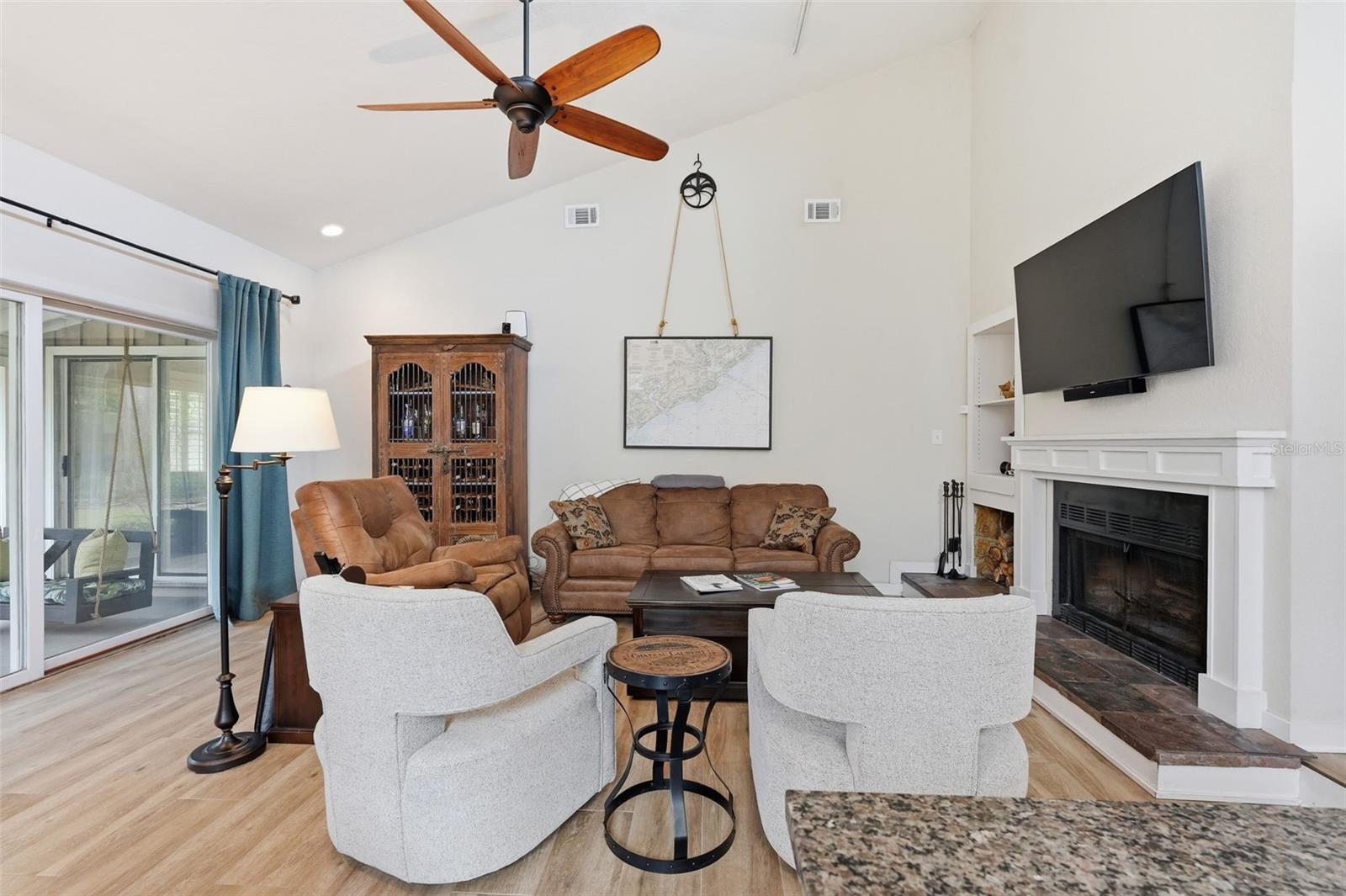 Listing photo id 18 for 13917 76th Terrace