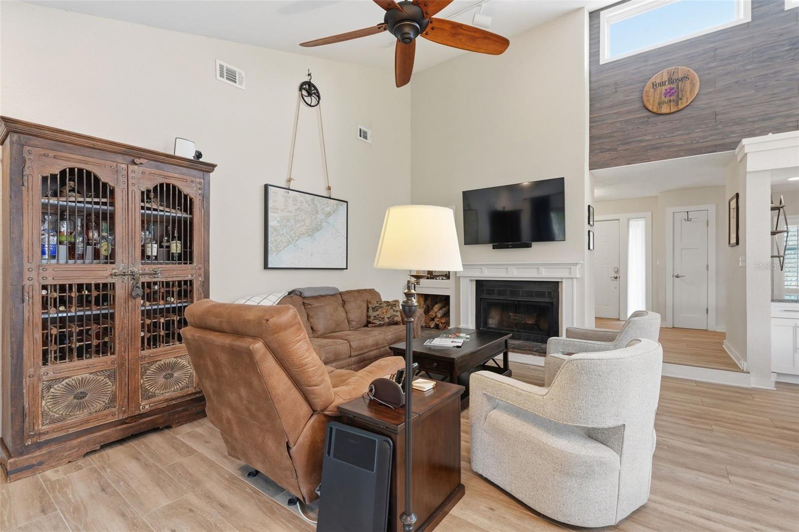 Listing photo id 21 for 13917 76th Terrace
