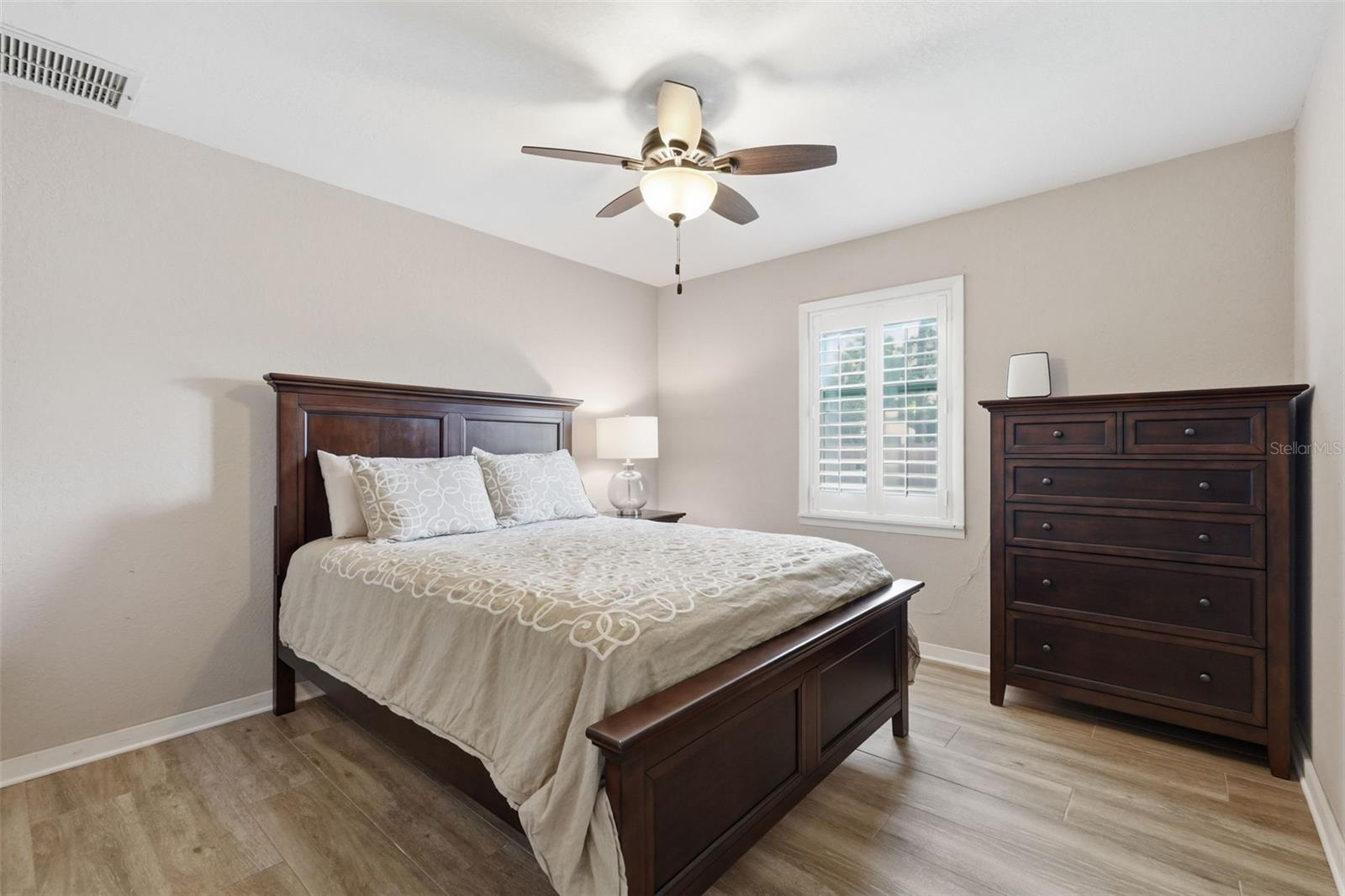 Listing photo id 25 for 13917 76th Terrace