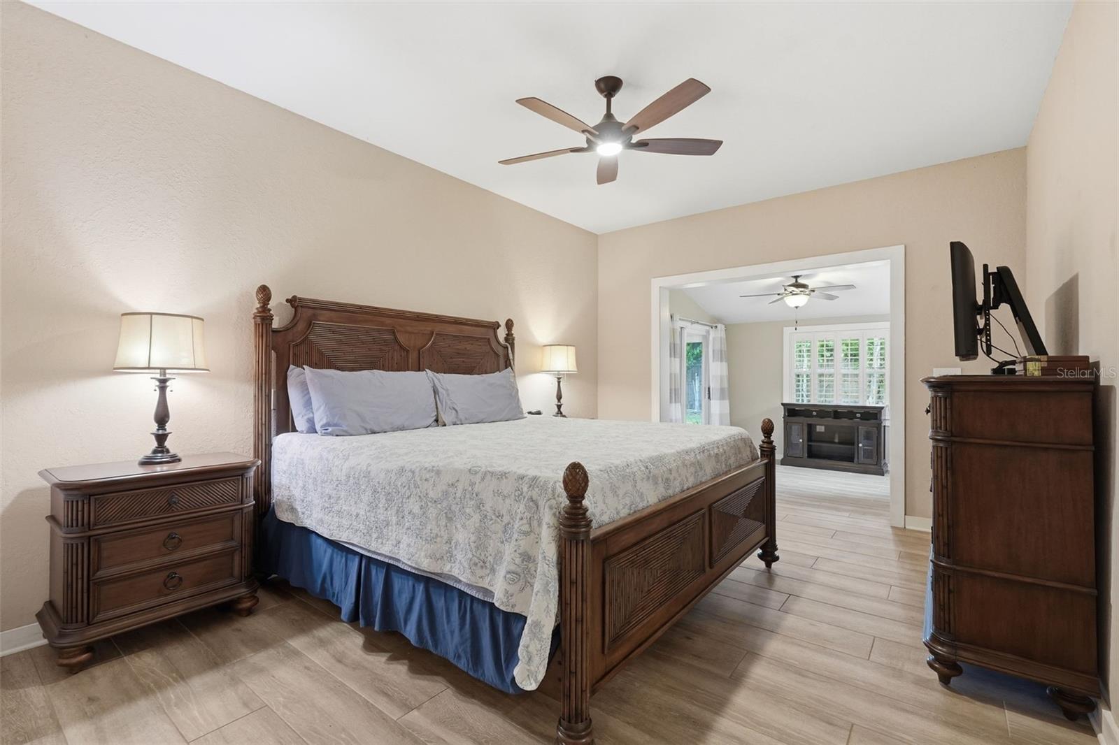 Listing photo id 27 for 13917 76th Terrace