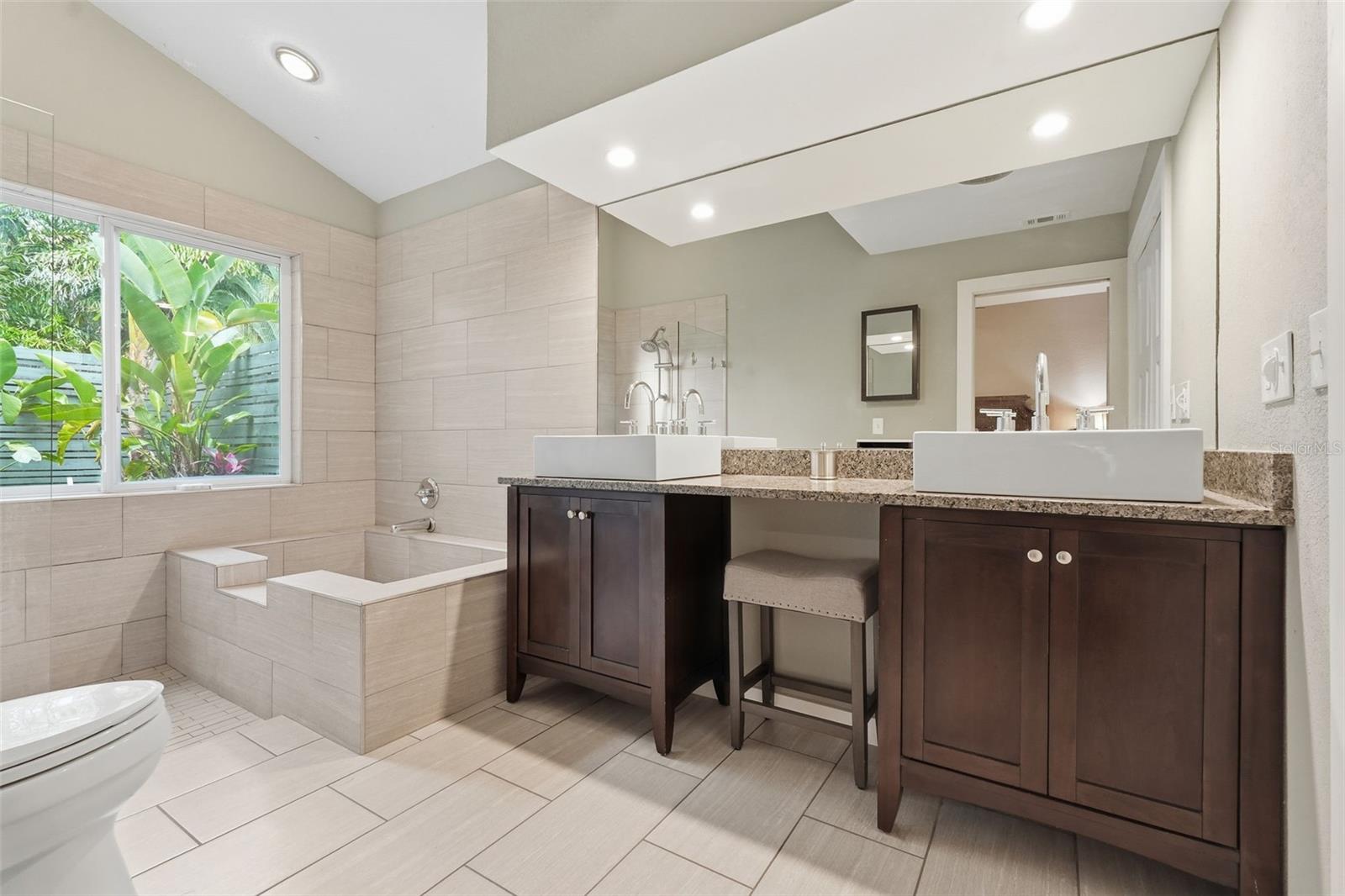 Listing photo id 33 for 13917 76th Terrace