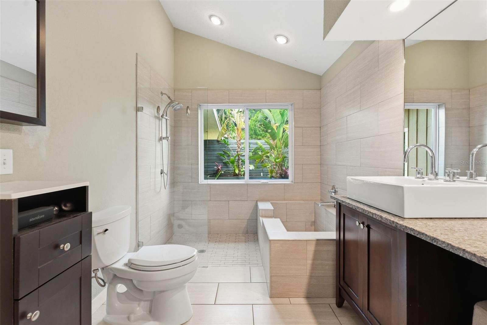 Listing photo id 34 for 13917 76th Terrace