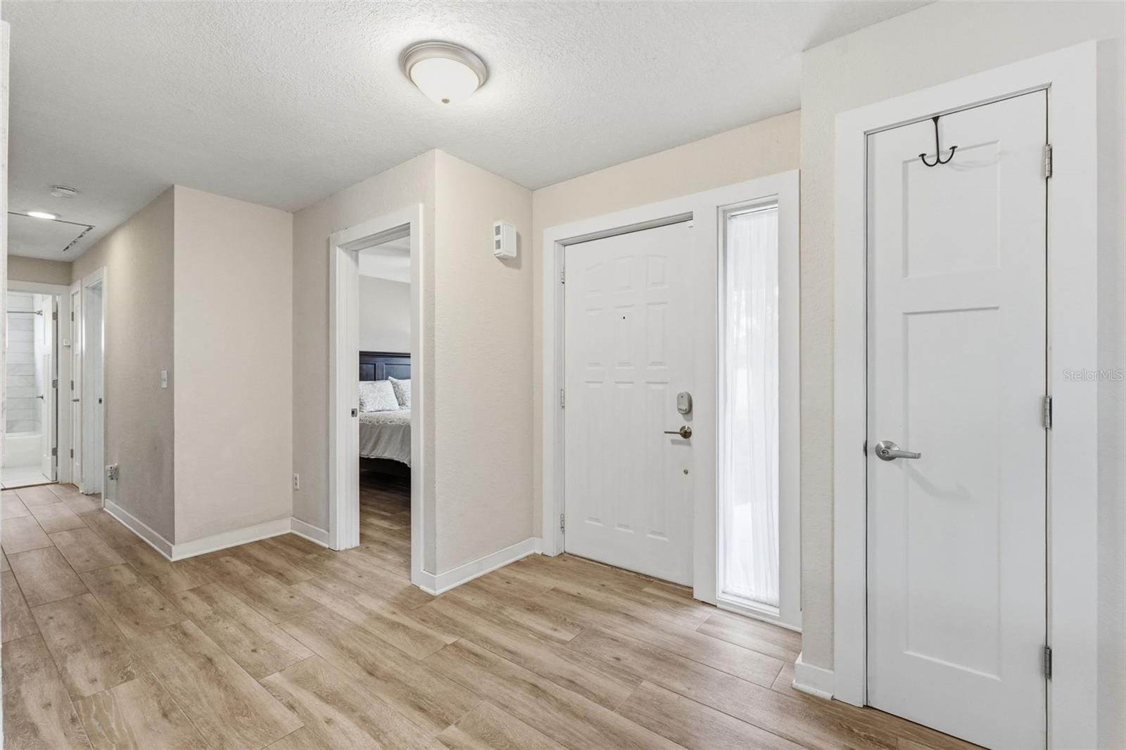 Listing photo id 2 for 13917 76th Terrace