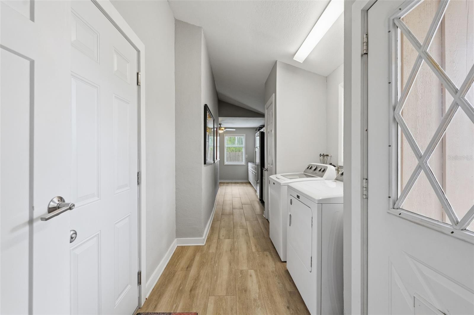 Listing photo id 39 for 13917 76th Terrace