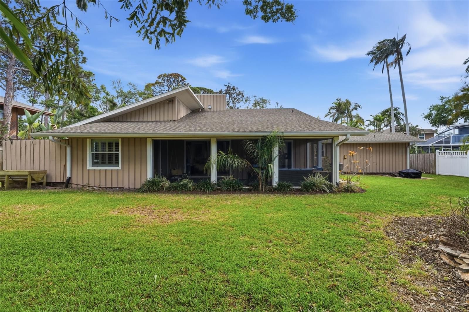 Listing photo id 51 for 13917 76th Terrace