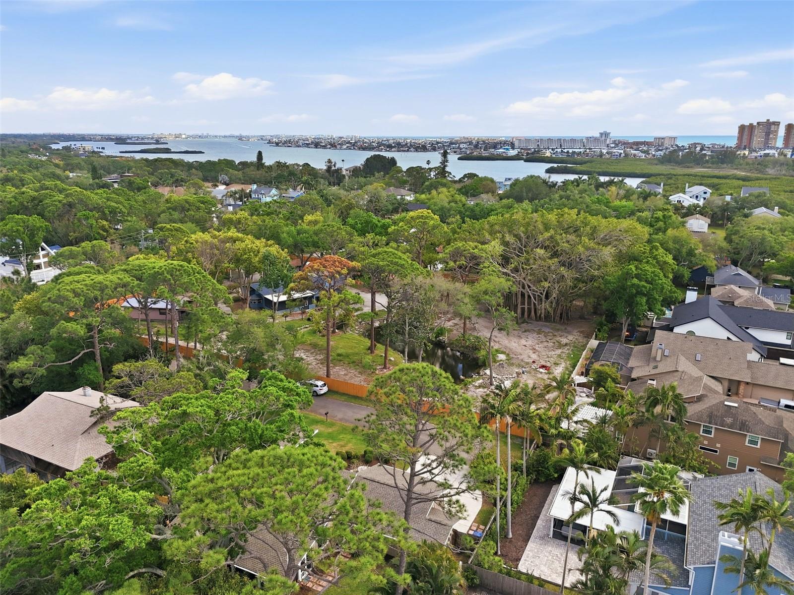 Listing photo id 56 for 13917 76th Terrace