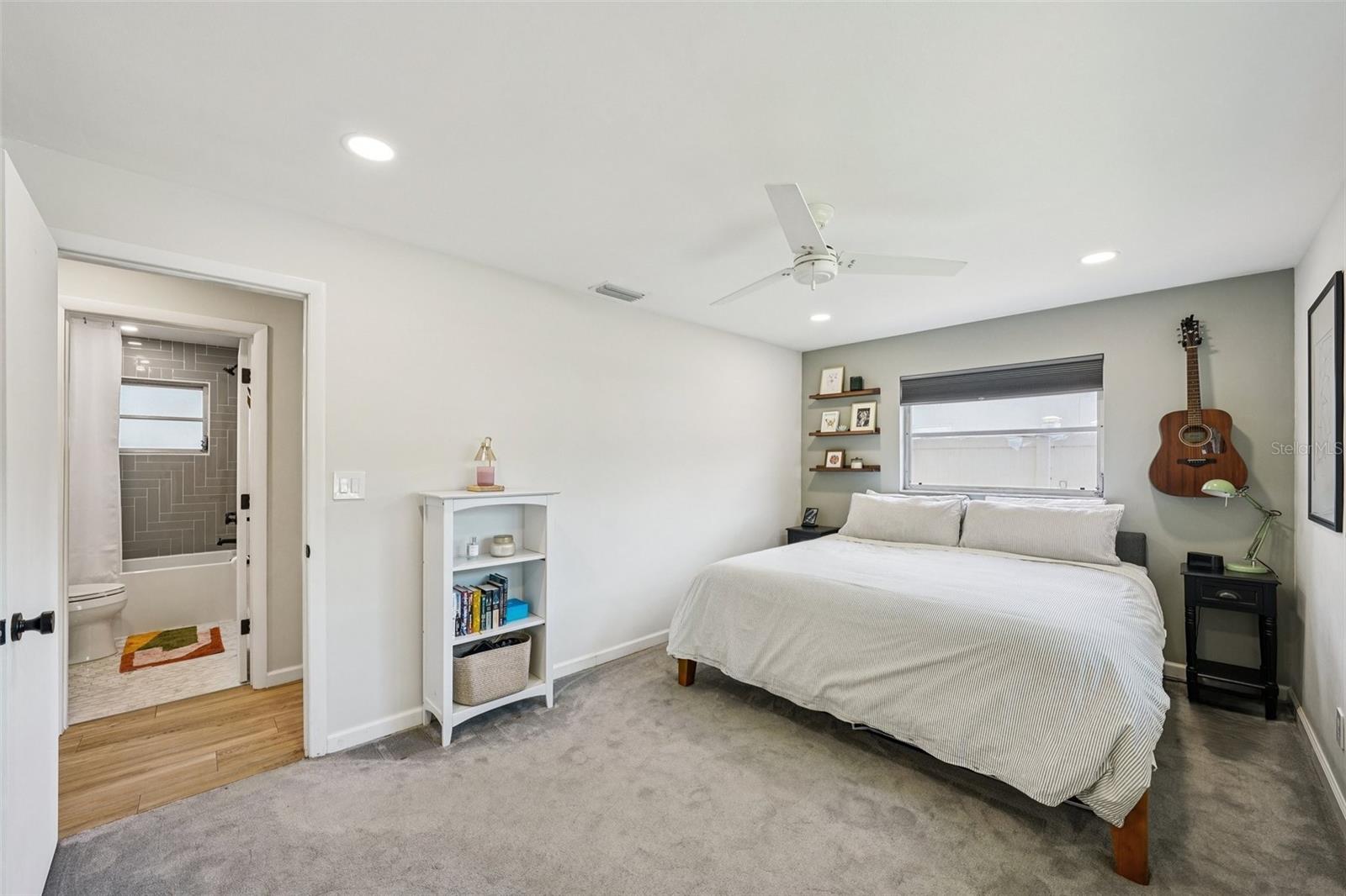 Image 15 of 33 For 11469 Imperial Grove Drive E