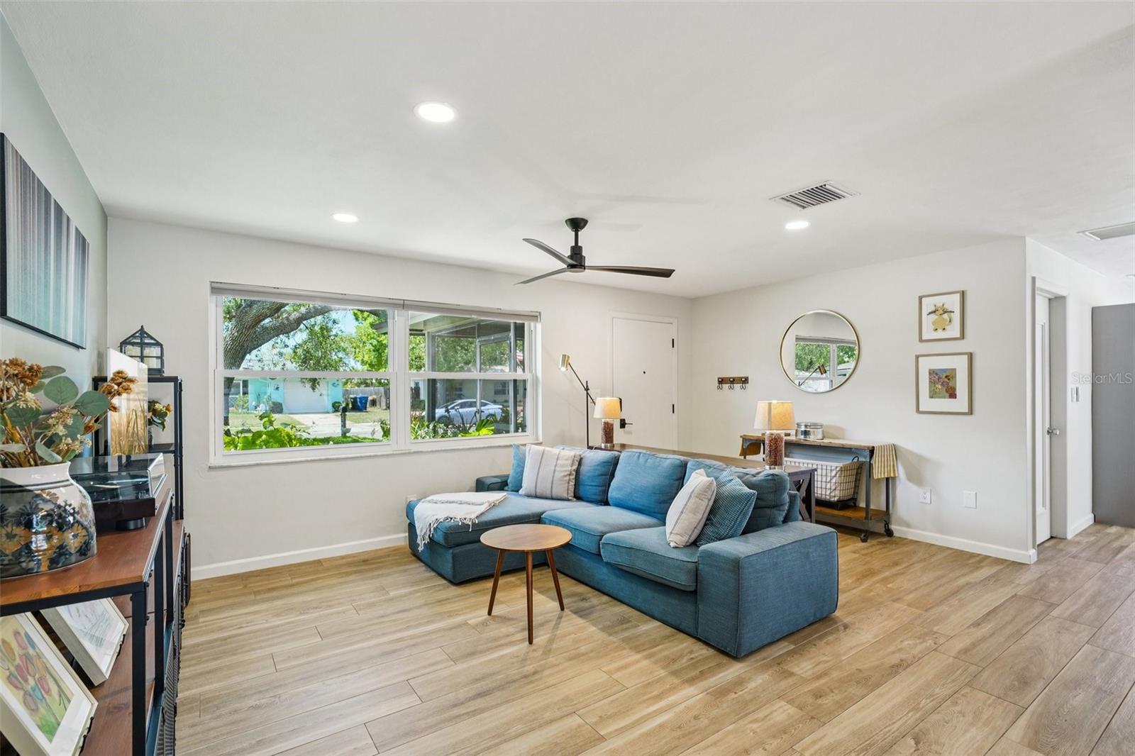 Image 3 of 33 For 11469 Imperial Grove Drive E