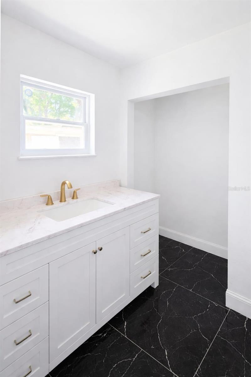 Image 14 of 20 For 207 Beverly Avenue