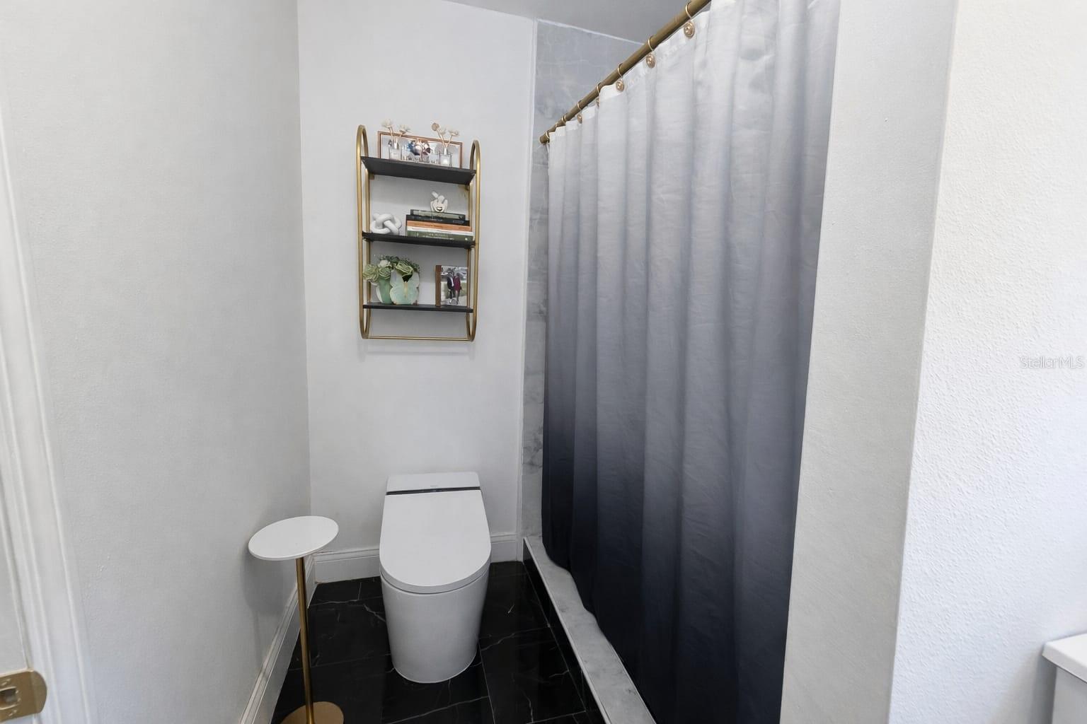 Image 15 of 20 For 207 Beverly Avenue