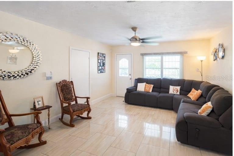 Image 6 of 20 For 207 Beverly Avenue