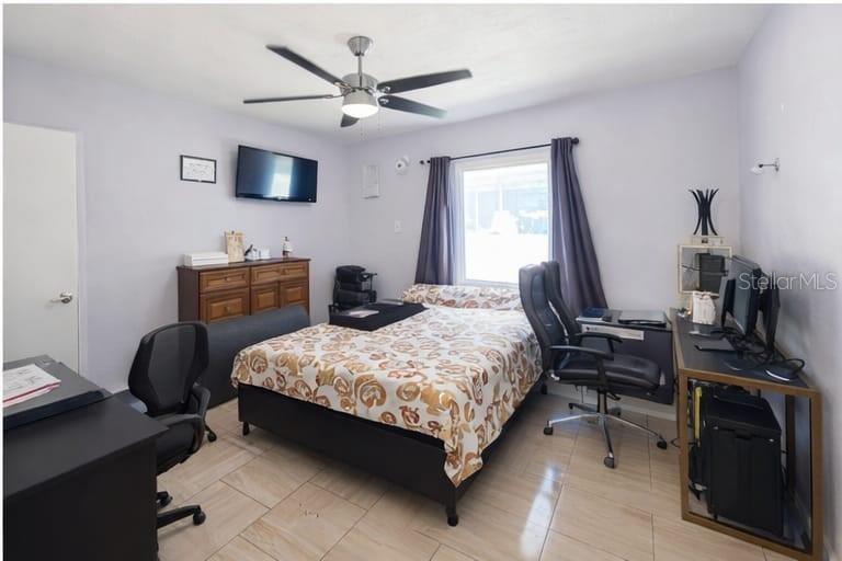 Image 7 of 20 For 207 Beverly Avenue