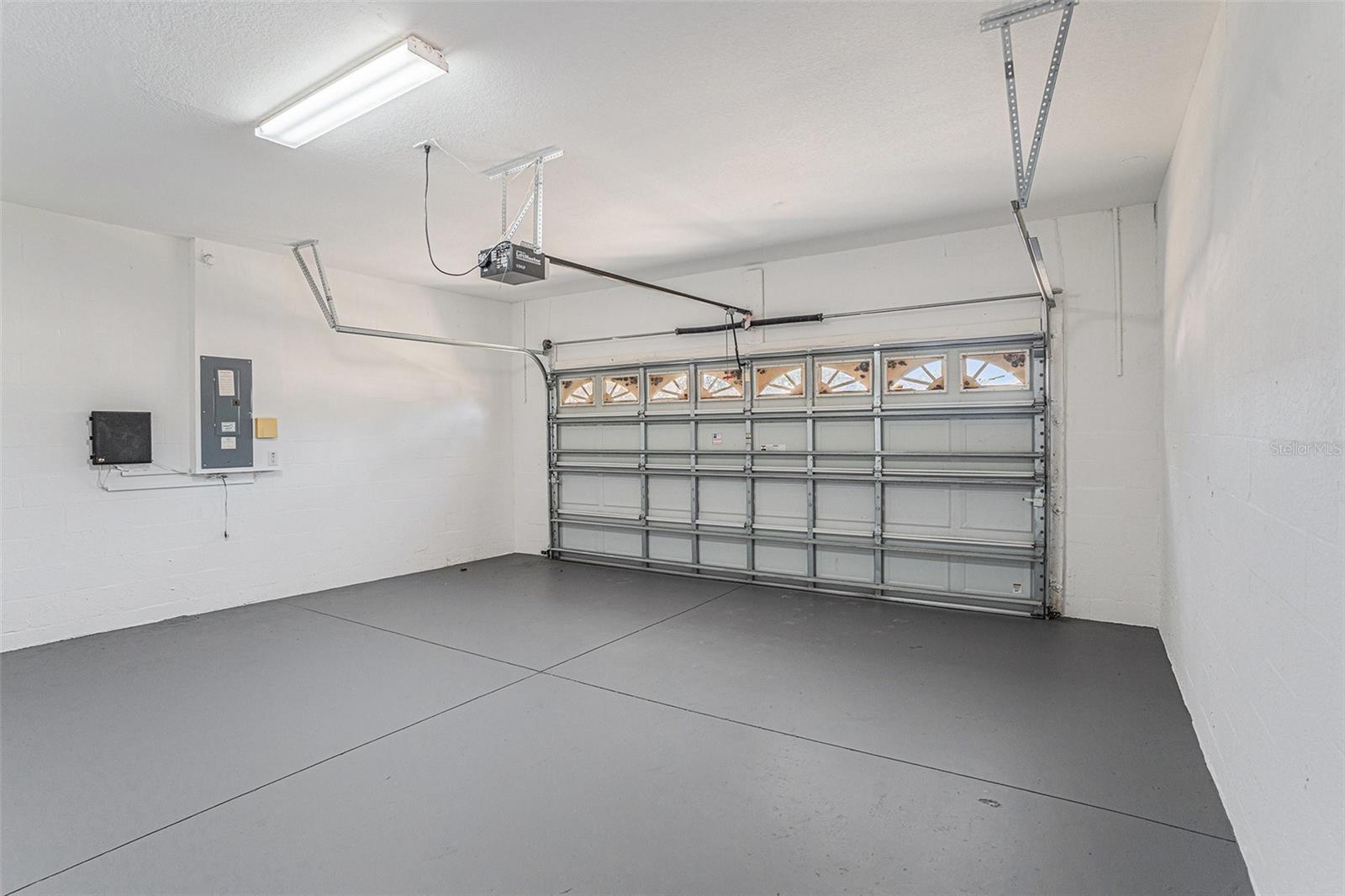 Image 21 of 31 For 8602 Sandy Plains Drive