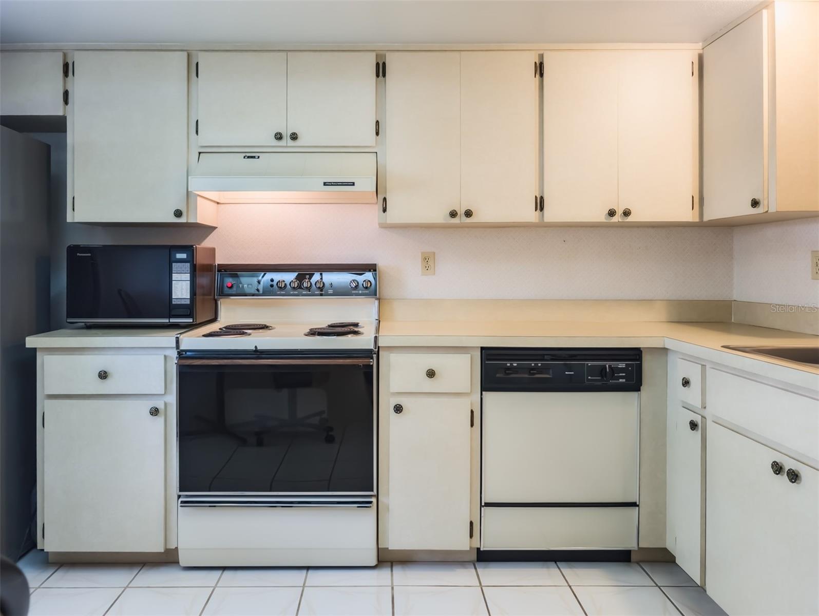 Image 4 of 58 For 11231 Dollar Lake Drive 5