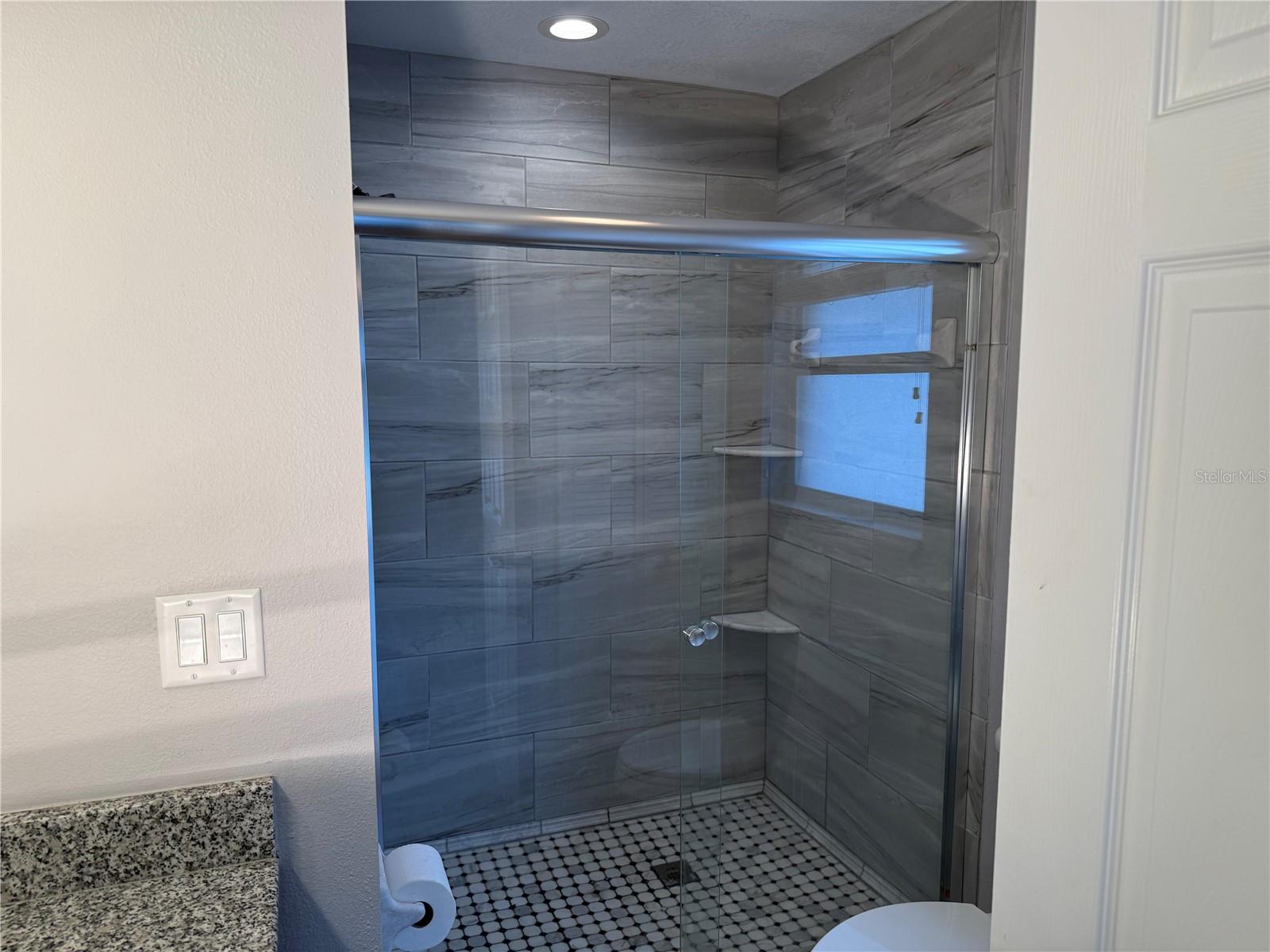 Image 14 of 22 For 98 Dade Avenue