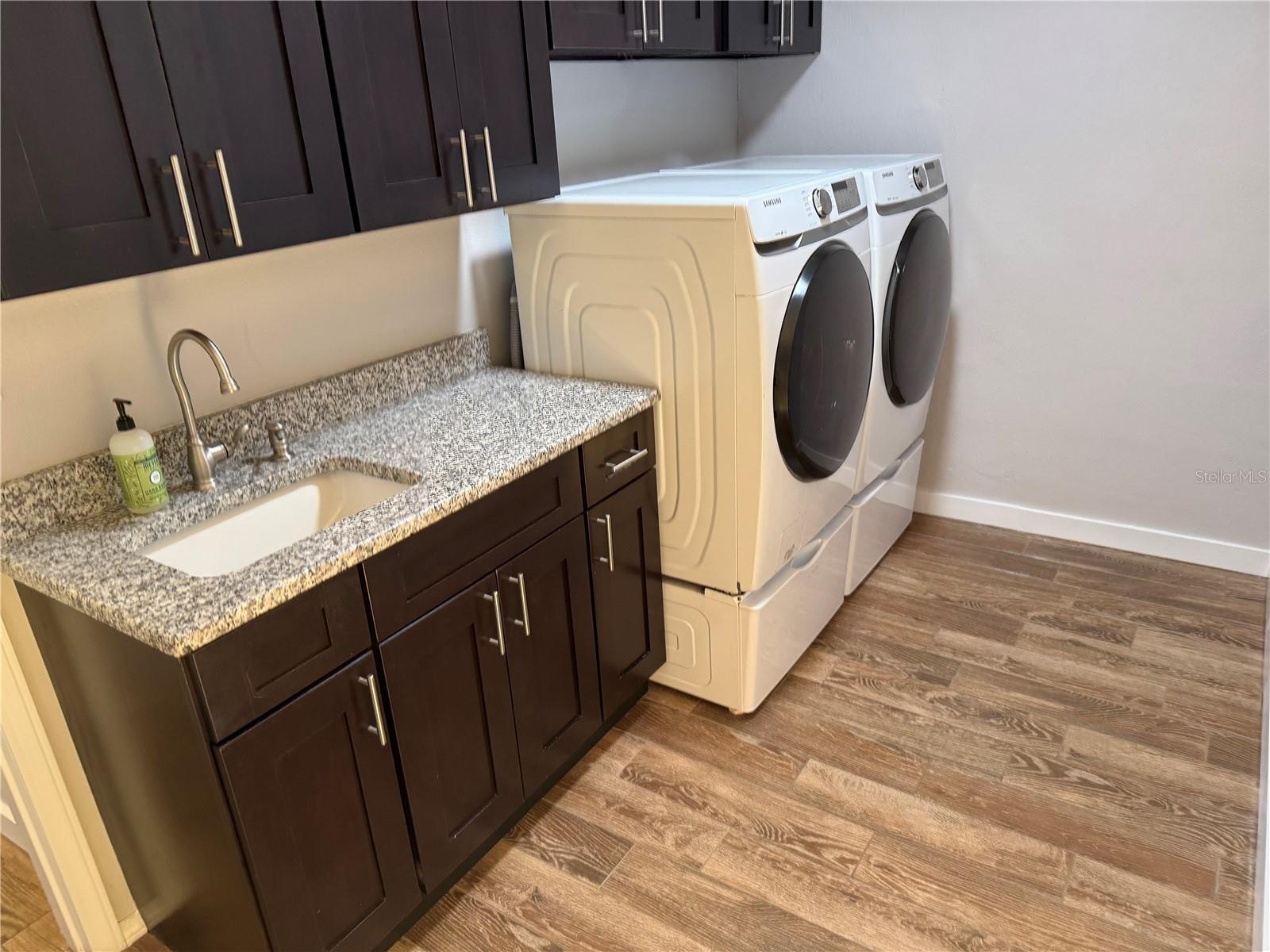 Image 20 of 22 For 98 Dade Avenue