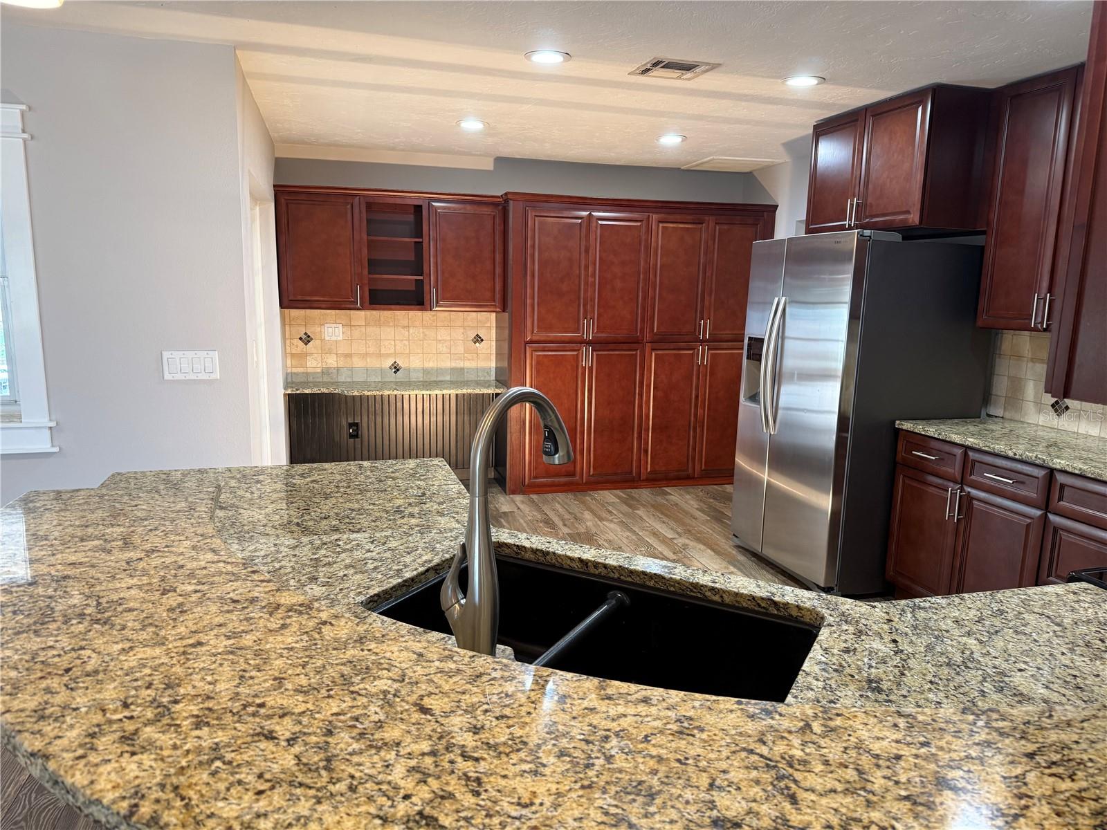 Image 9 of 22 For 98 Dade Avenue