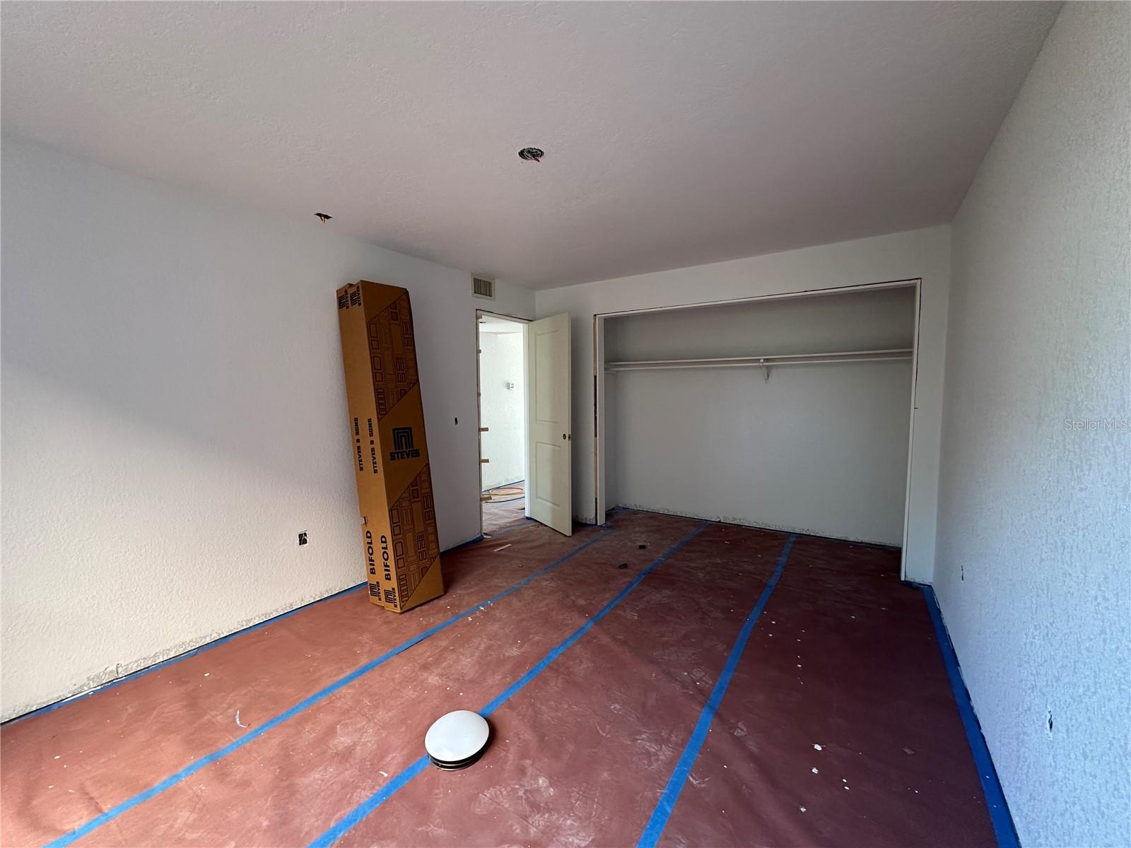 Image 15 of 22 For 1859 Shore Drive S 107