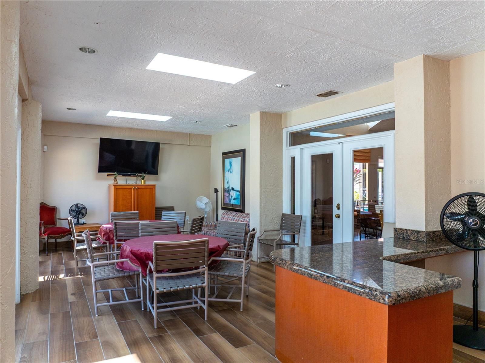 Image 50 of 59 For 2017 Skimmer Ct W  424