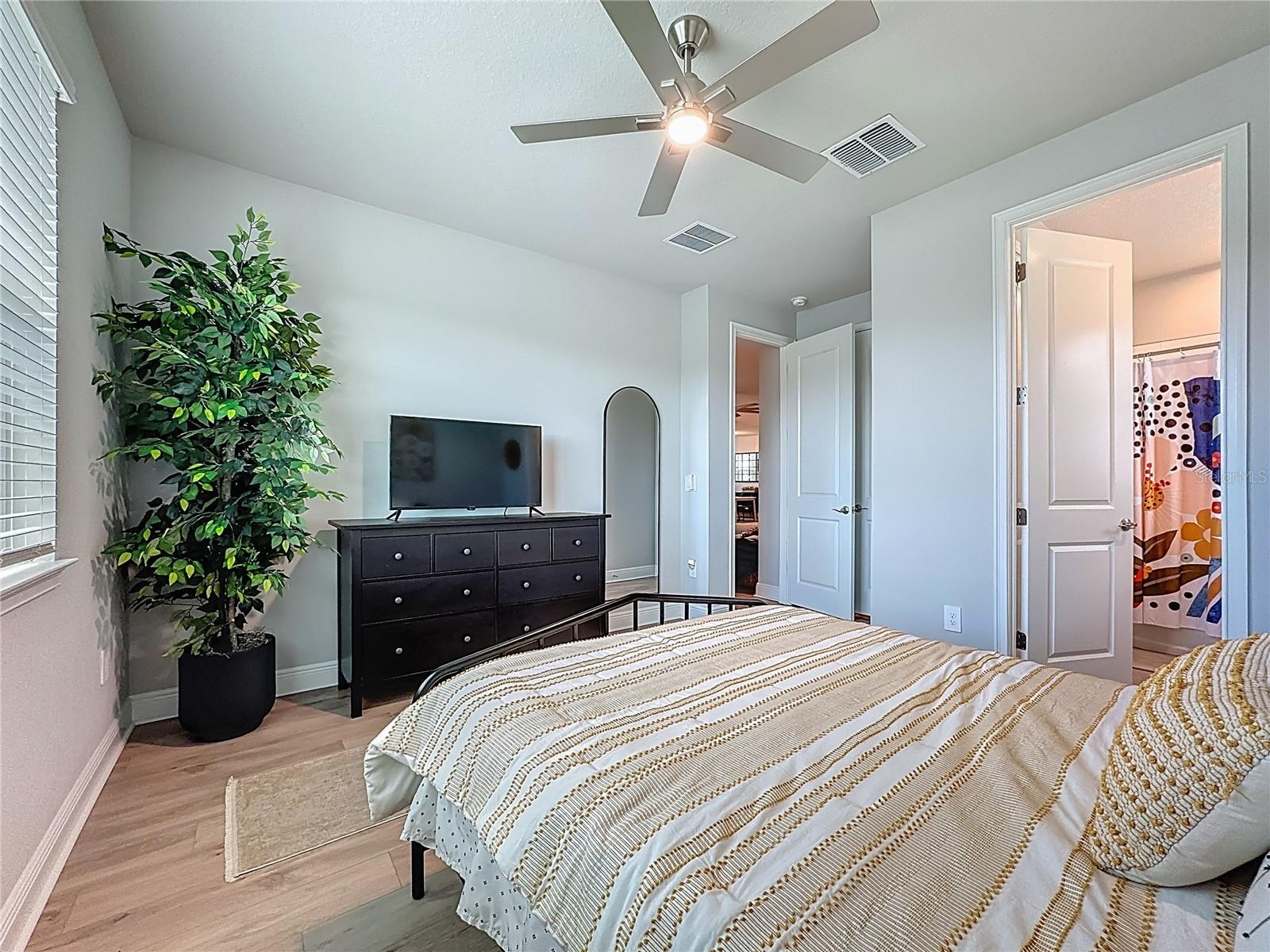 Image 32 of 61 For 5215 123rd Avenue E