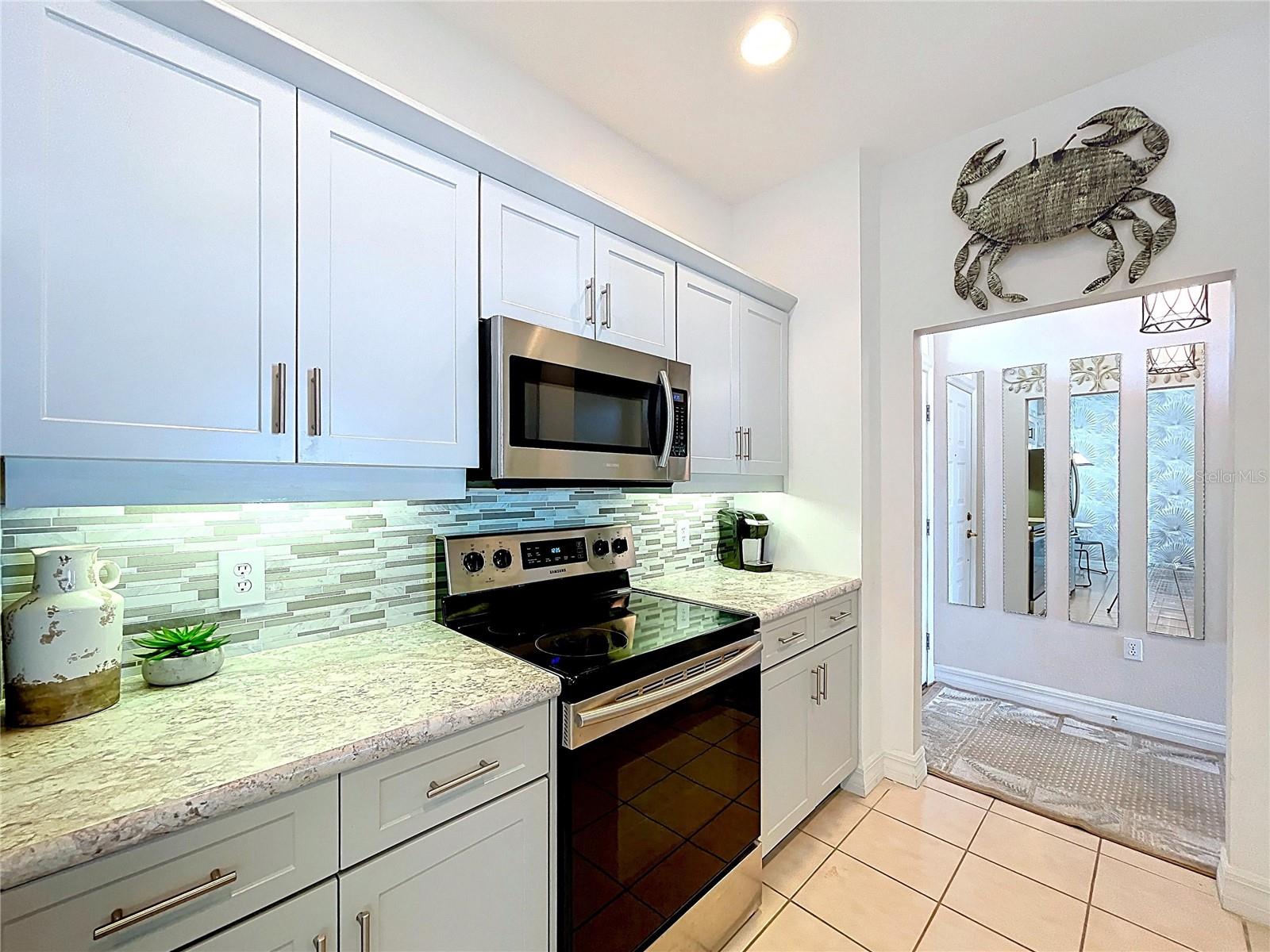 Image 13 of 84 For 7 Island Park Place 204