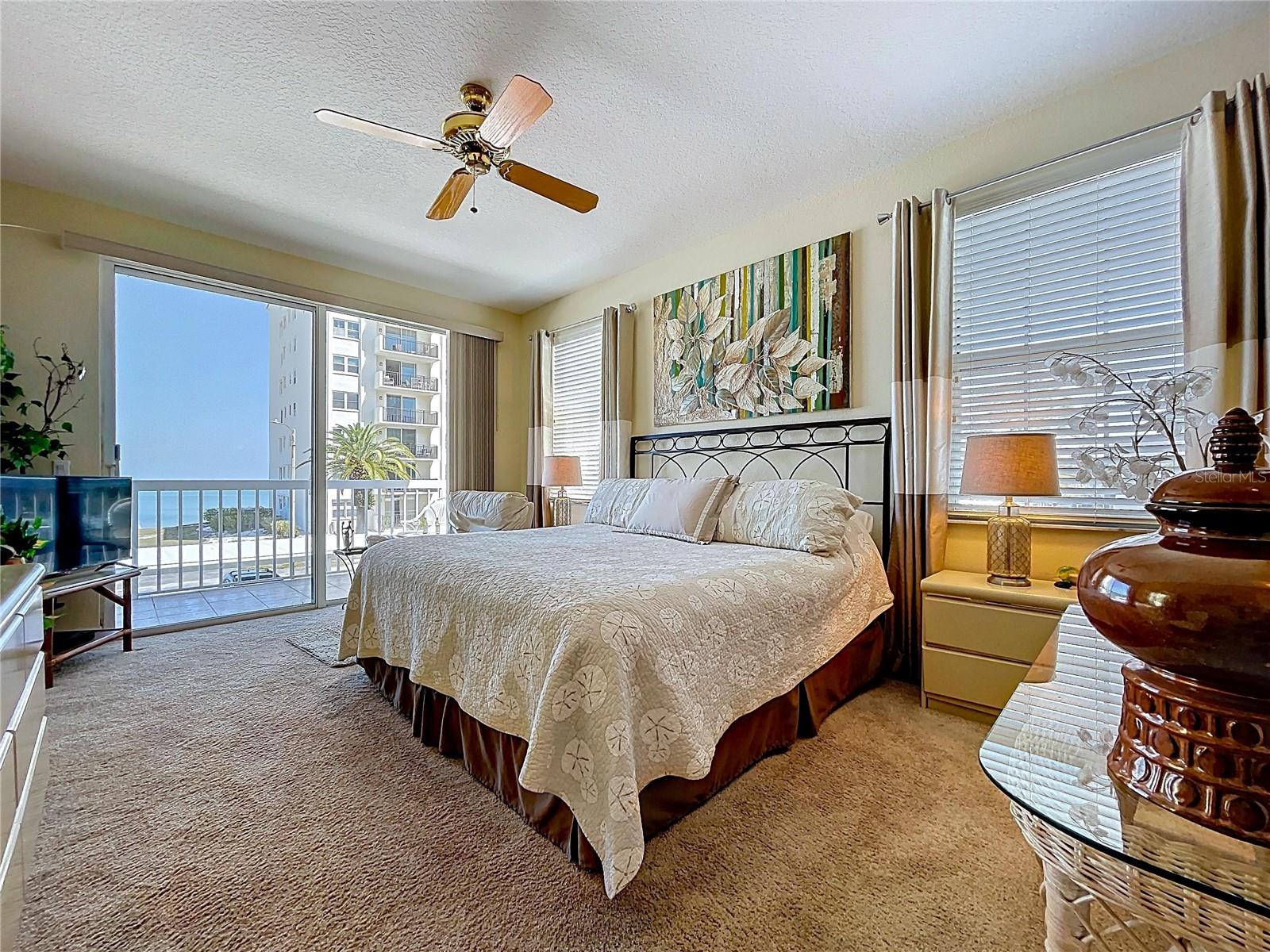 Image 15 of 84 For 7 Island Park Place 204