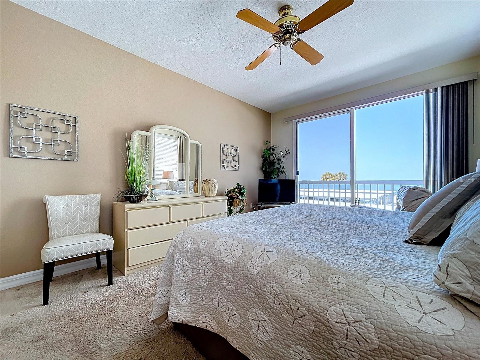 Image 16 of 84 For 7 Island Park Place 204