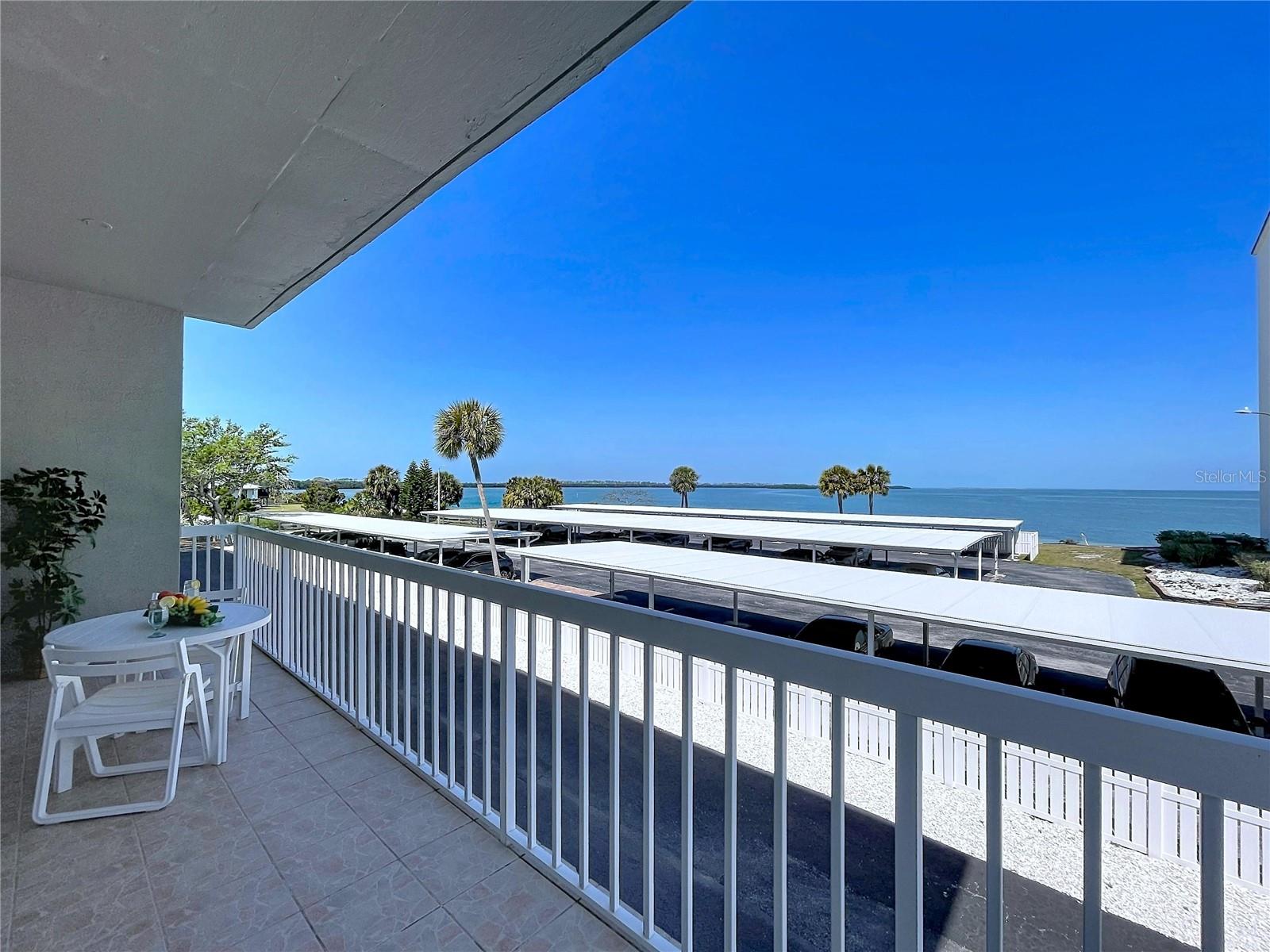 Image 25 of 84 For 7 Island Park Place 204