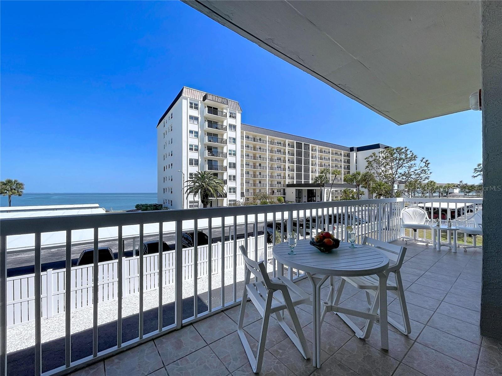 Image 26 of 84 For 7 Island Park Place 204