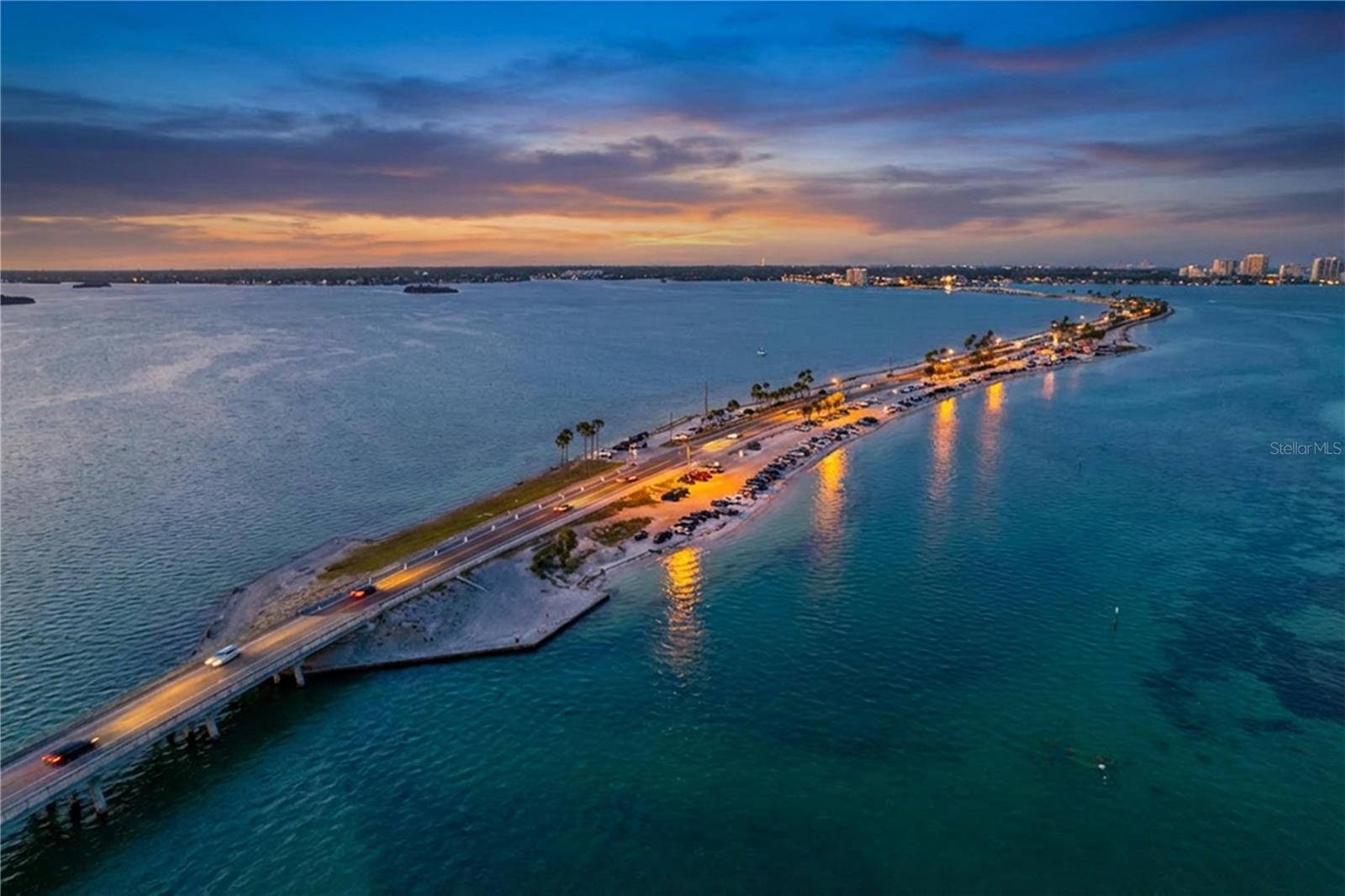 Image 47 of 84 For 7 Island Park Place 204