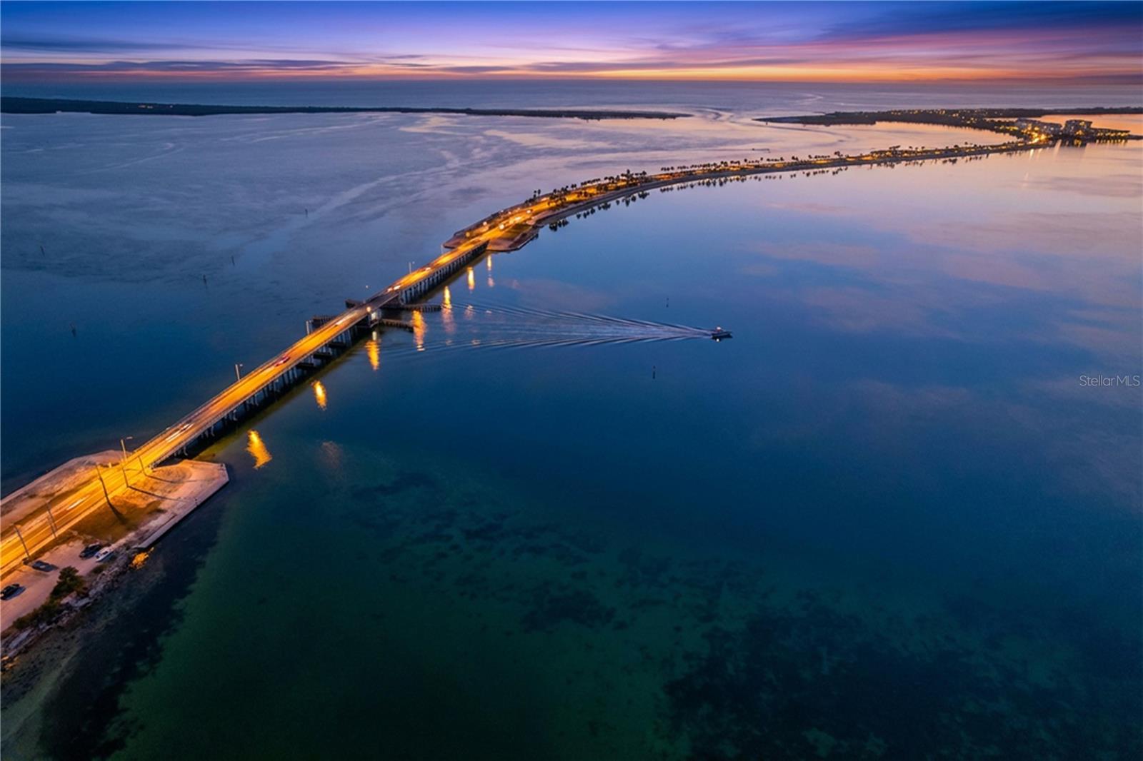 Image 49 of 84 For 7 Island Park Place 204